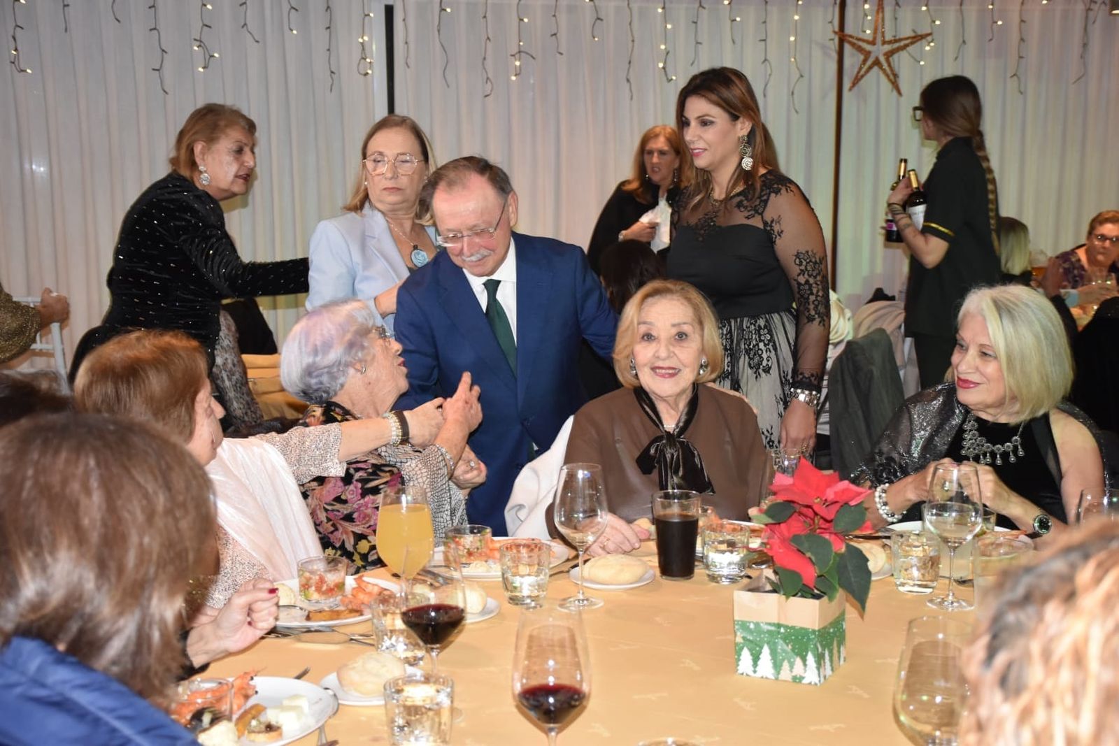 Luces, villancicos y sonrisas para nuestros mayores