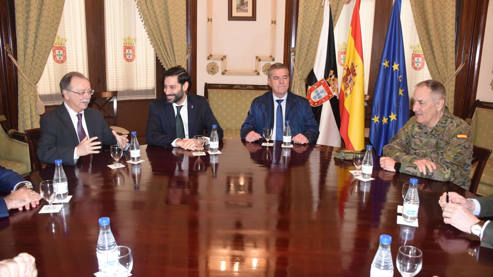 Imágenes de la reunión.