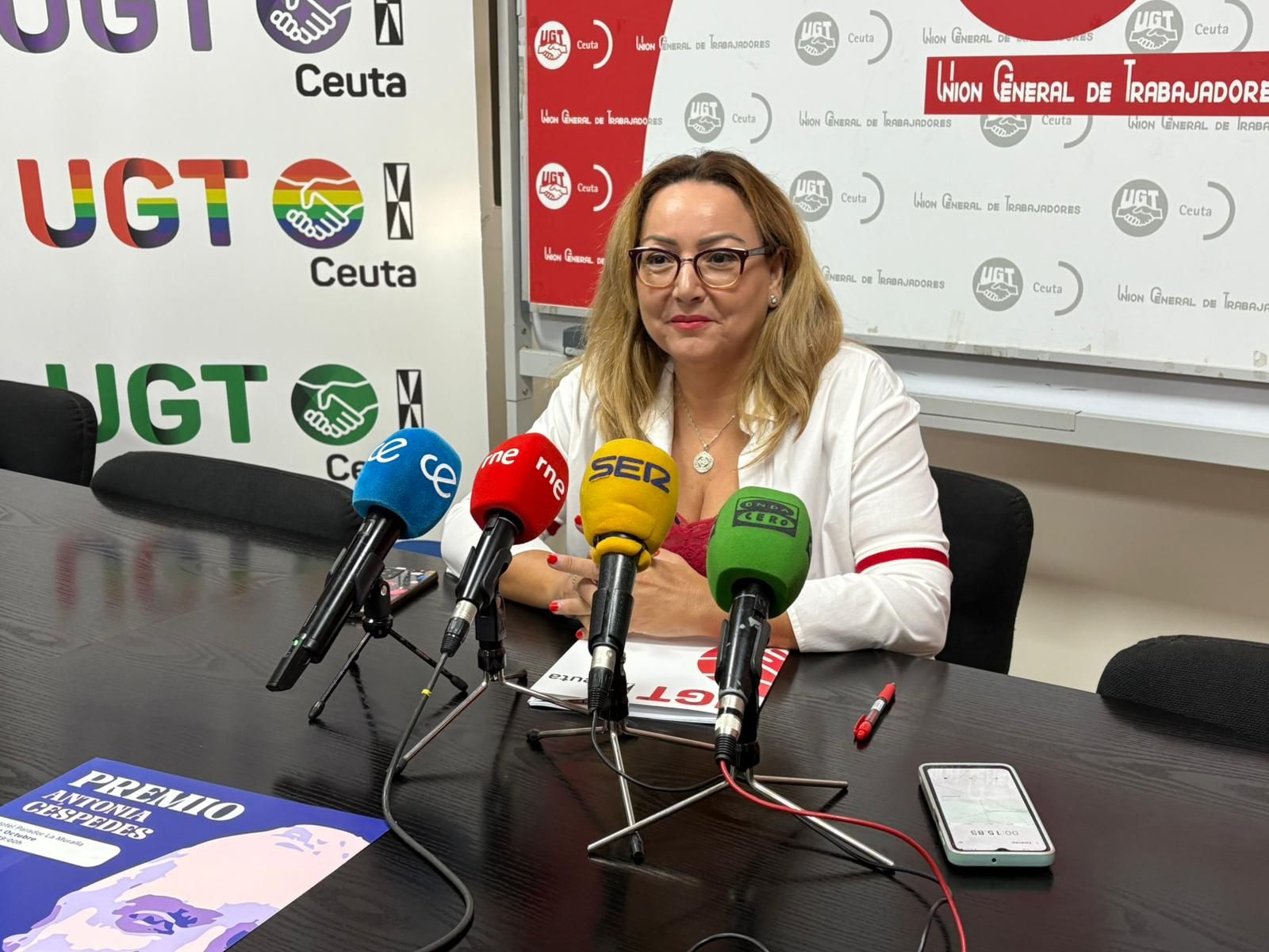 La secretaria general de UGT Ceuta, Yolanda Aparicio, durante su comparecencia para anunciar el Premio 'La Latera' 2025