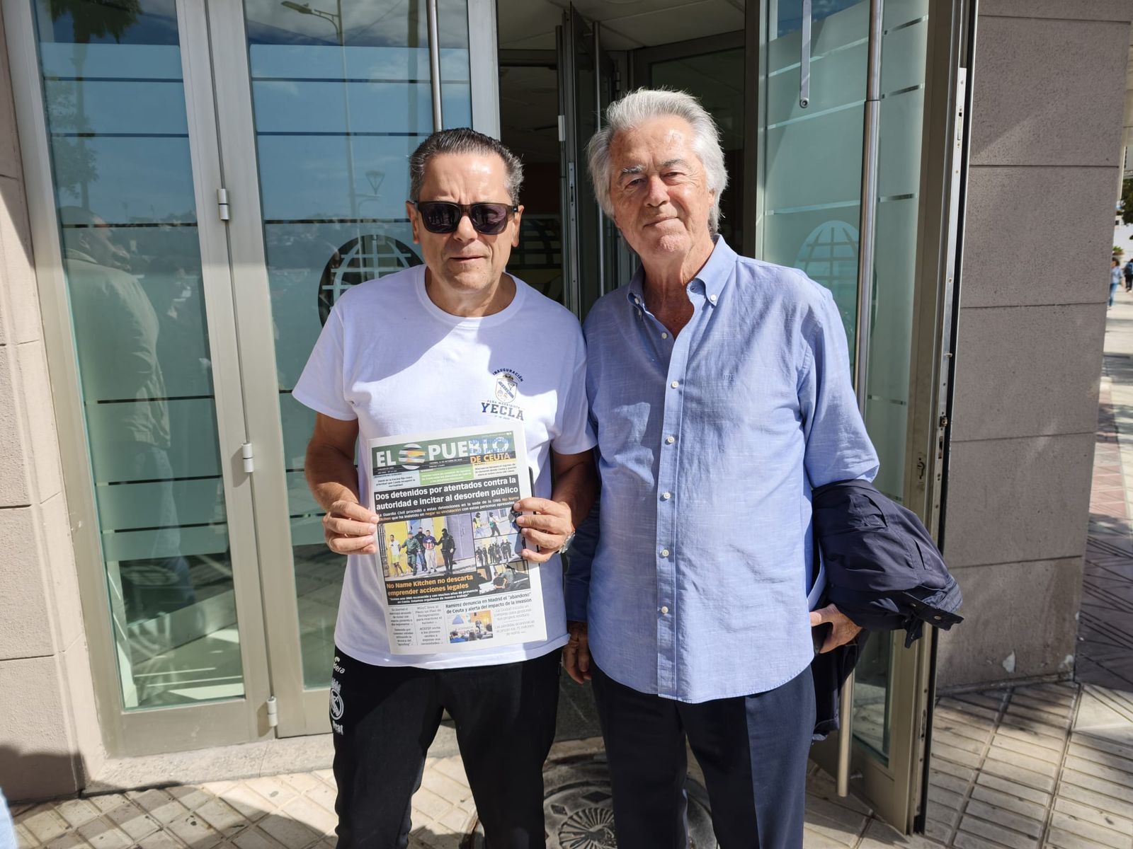 Tomás Roncero visita la redacción de El Pueblo de Ceuta