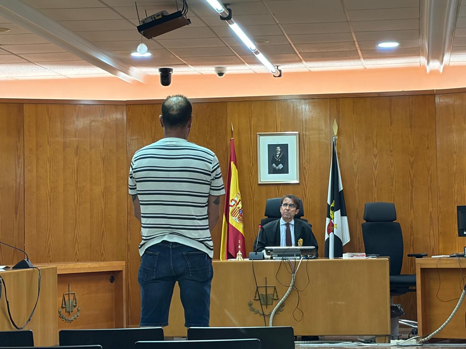 El varón condenado reconoce los hechos frente al juez Miguel Ángel Cano.