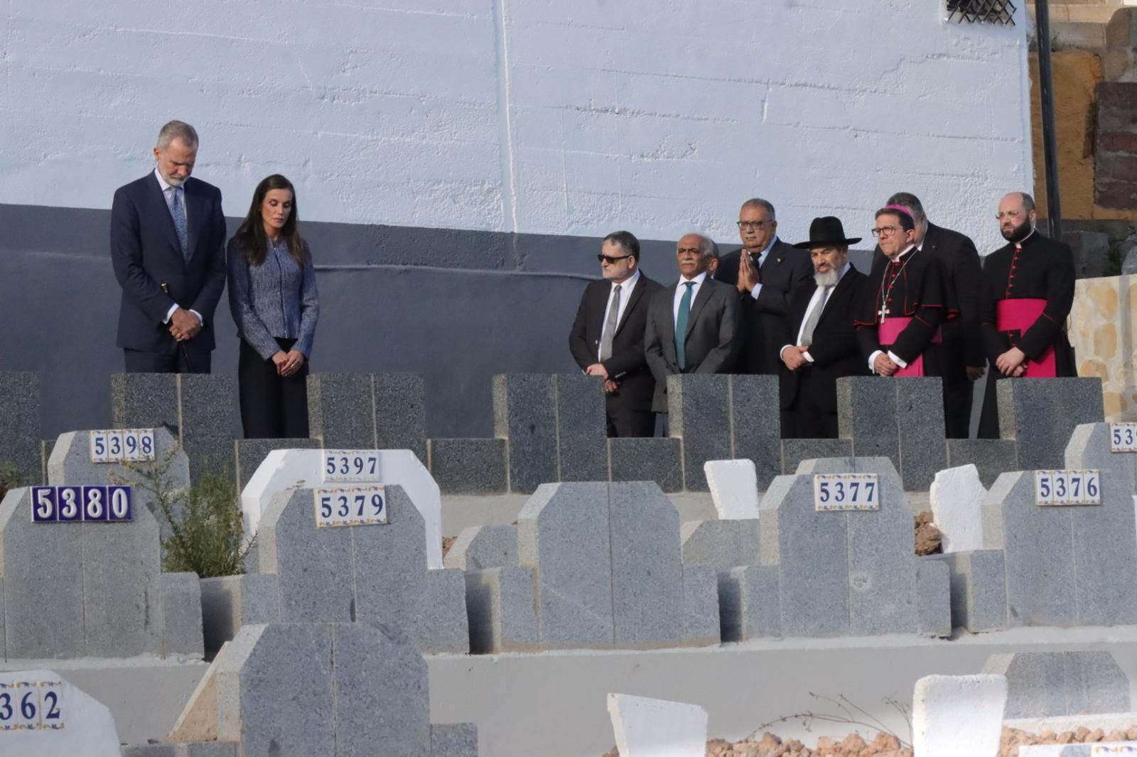 Los cuatro credos ceutíes honran a las víctimas del 30J en un solemne acto presidido por los Reyes