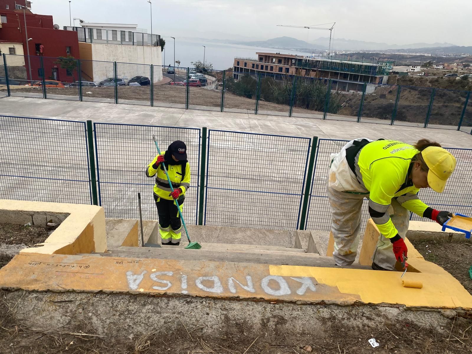 La Ciudad acomete trabajos de limpieza, desbroce y mantenimiento en distintas barriadas