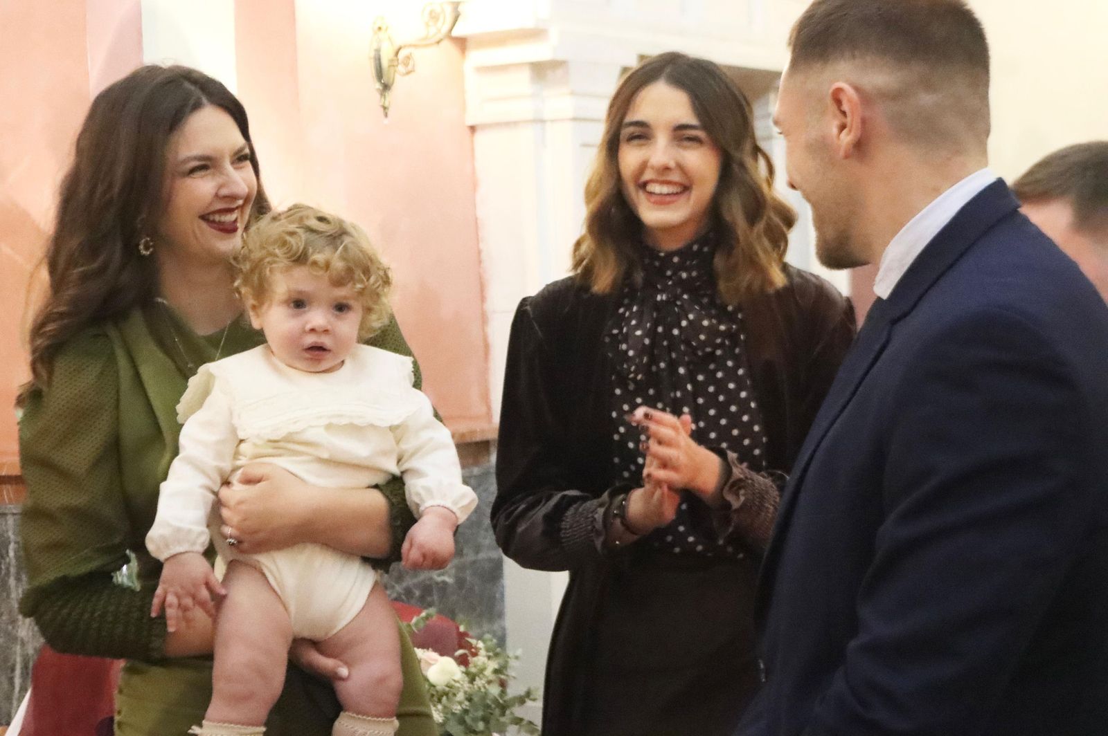 Rodrigo recibe el sacramento del bautismo