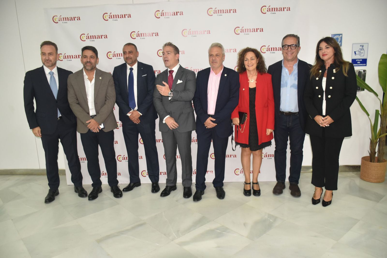 Luhay Hamido recibe la Medalla de Oro de la Cámara por su compromiso con el deporte ceutí
