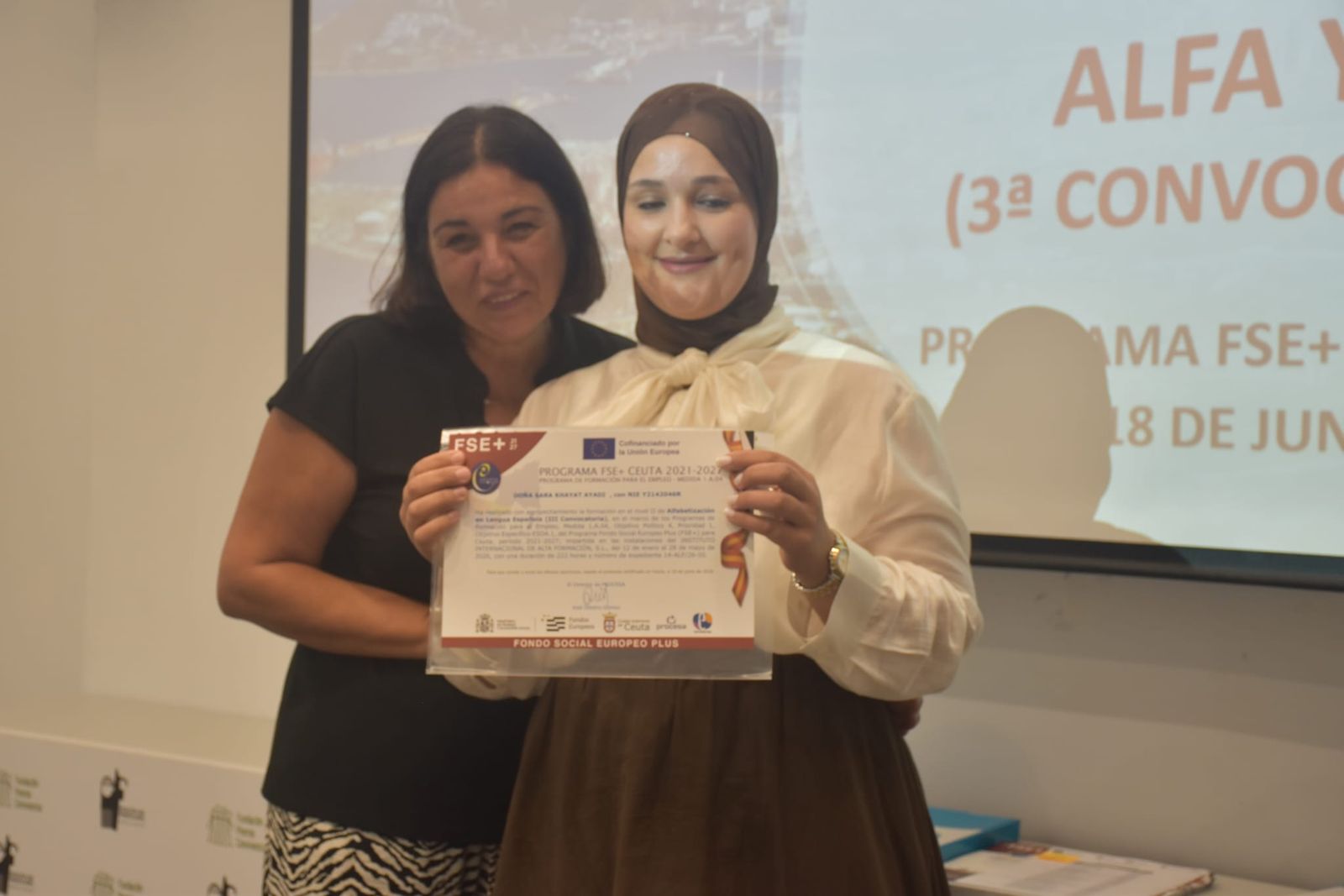 Más de medio año de esfuerzo tiene premio: los alumnos de los programas europeos reciben sus diplomas