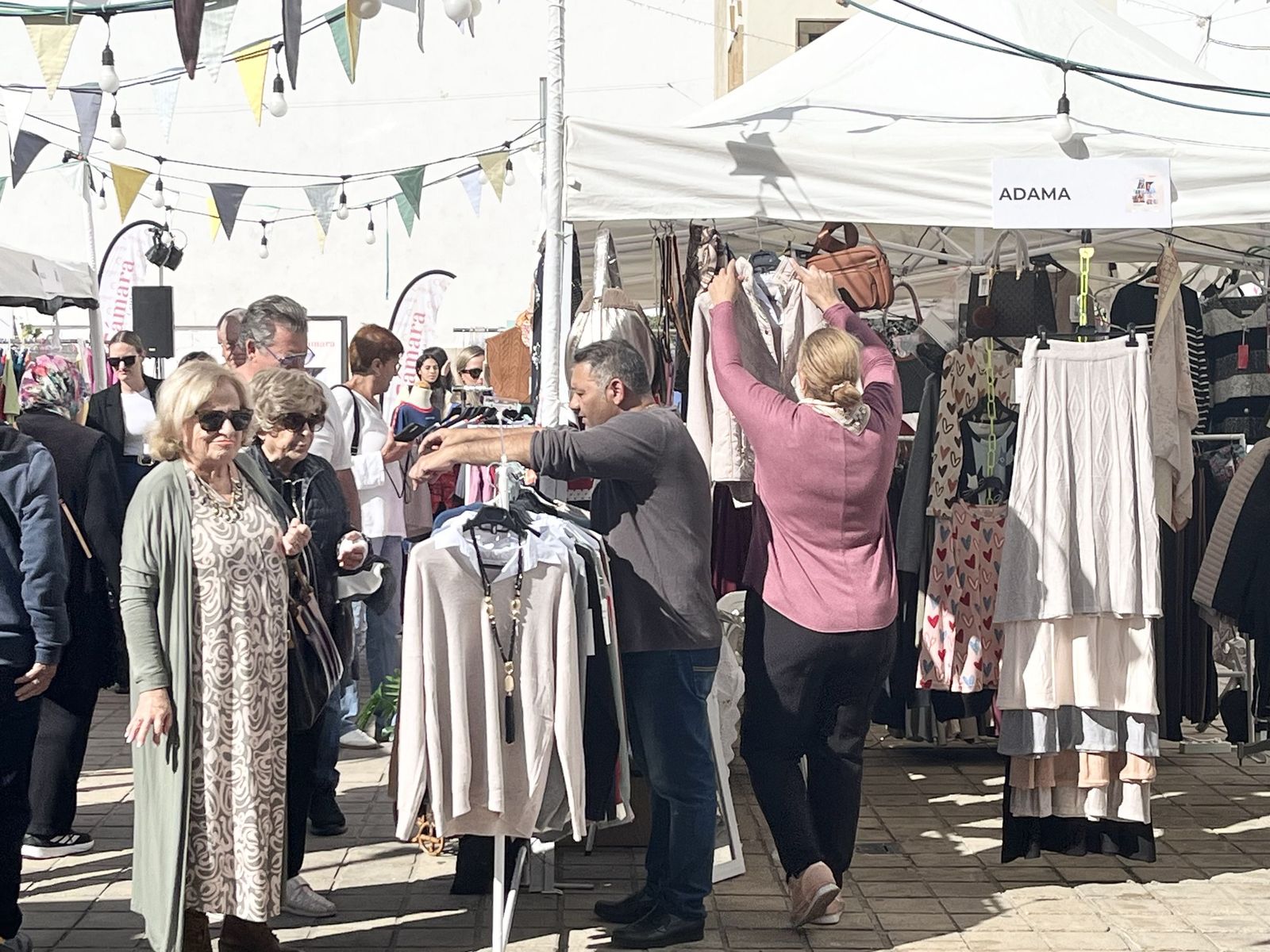 Comienza el Mercadillo con Encanto de la Cámara de Comercio de Ceuta