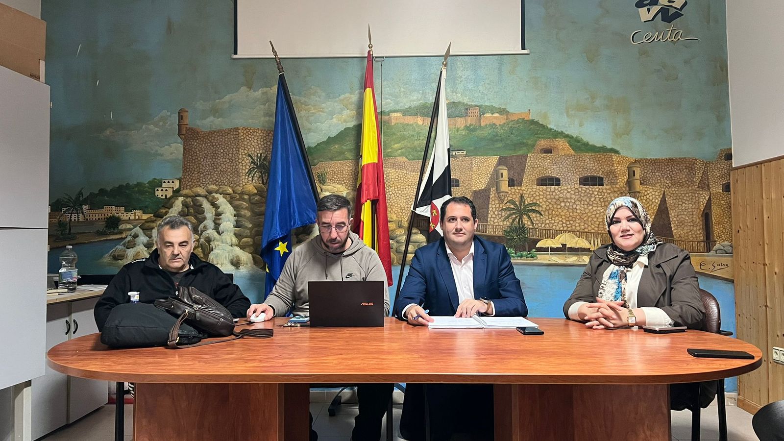 El consejero Ramírez tomó buena nota de las demandas de las asociaciones del Distrito 4