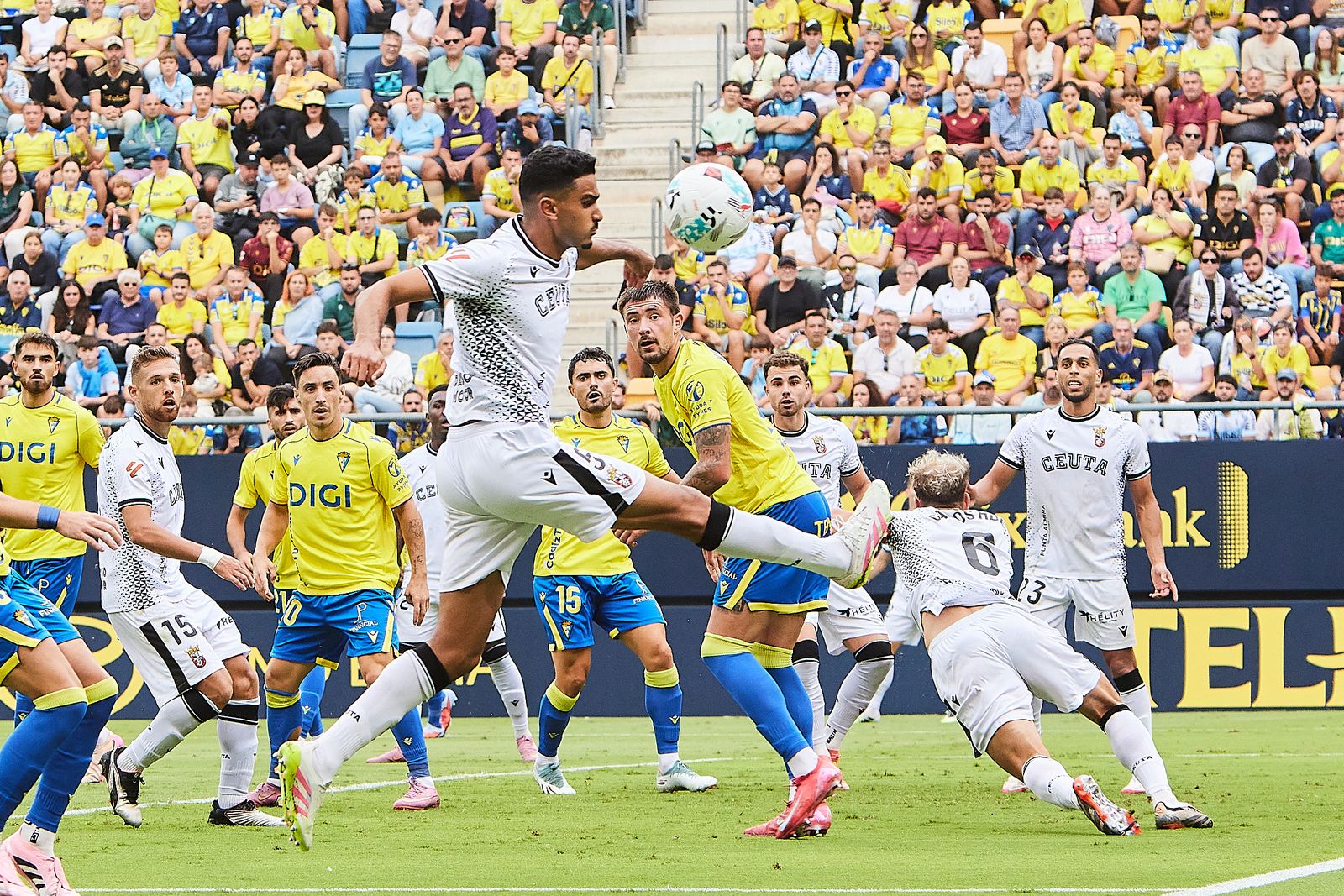 Un empate ante el Cádiz que sabe a gloria