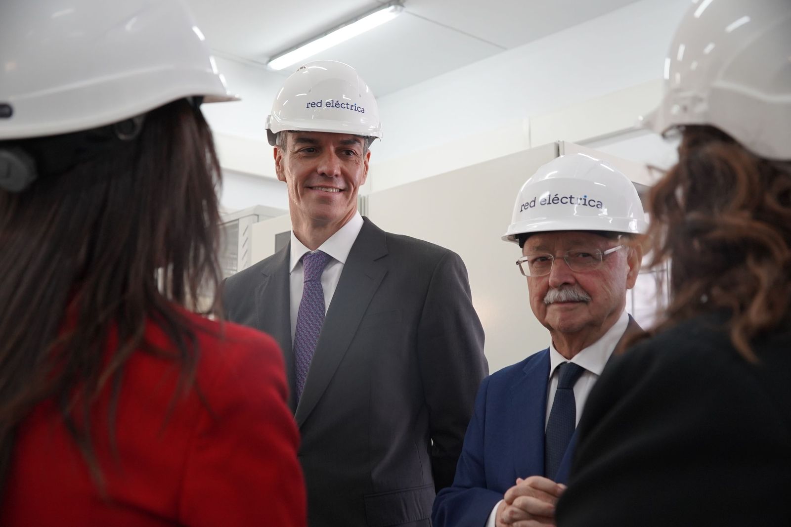 El presidente visita la subestación eléctrica que conectará Ceuta con la península