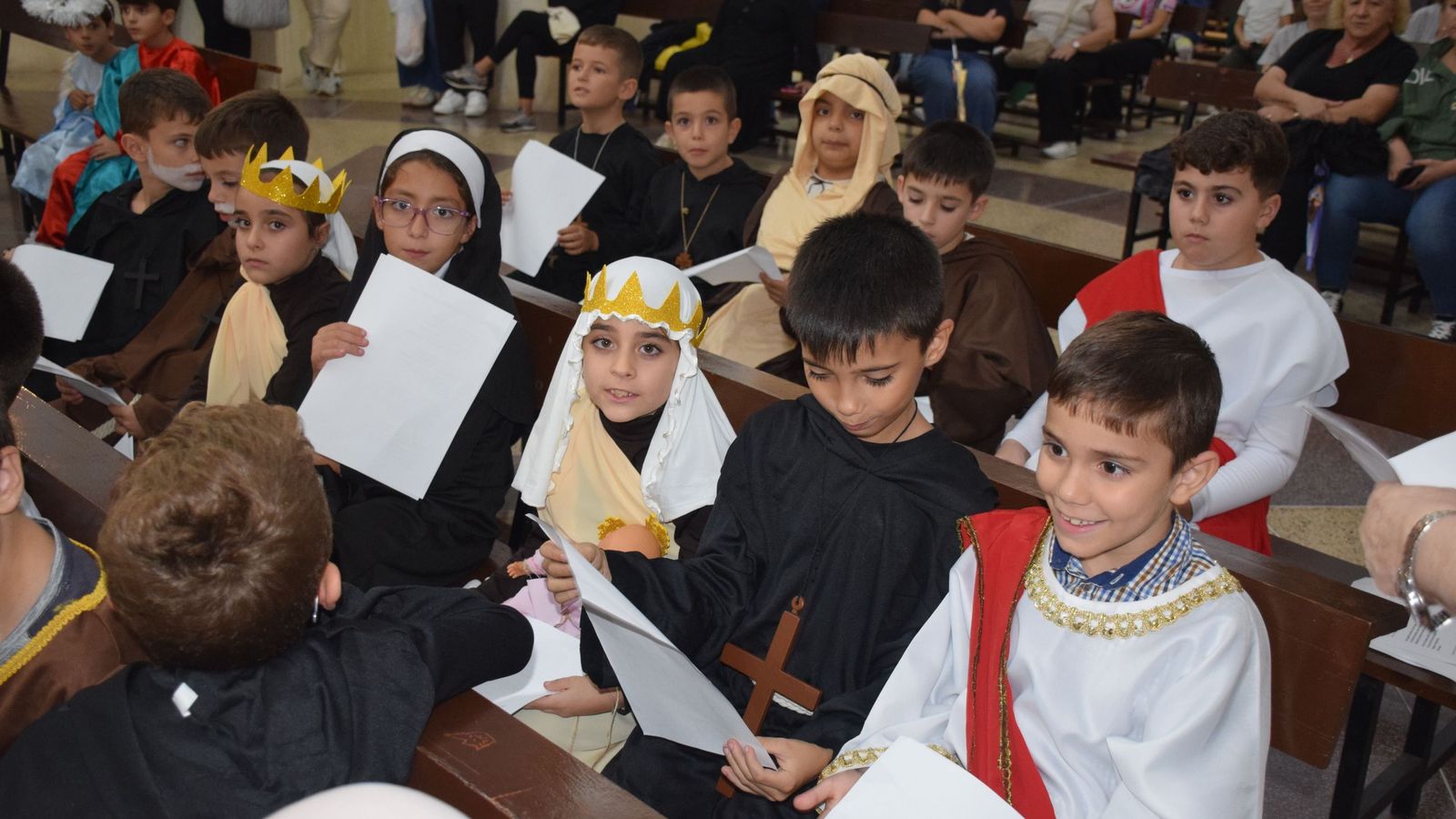 FOTOGALERÍA | Celebración del Día de Todos los Santos en la parroquia de Santa Teresa