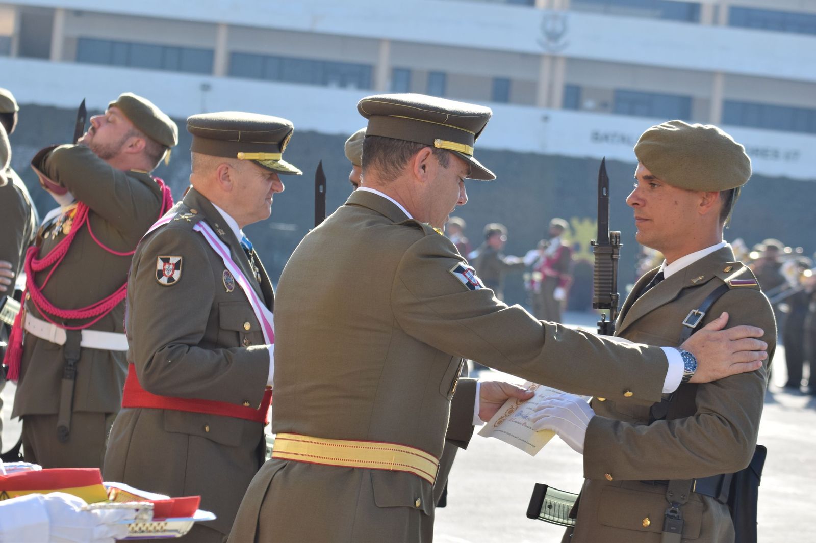 El Regimiento de Ingenieros 7 honra a San Fernando en una solemne parada militar en El Jaral