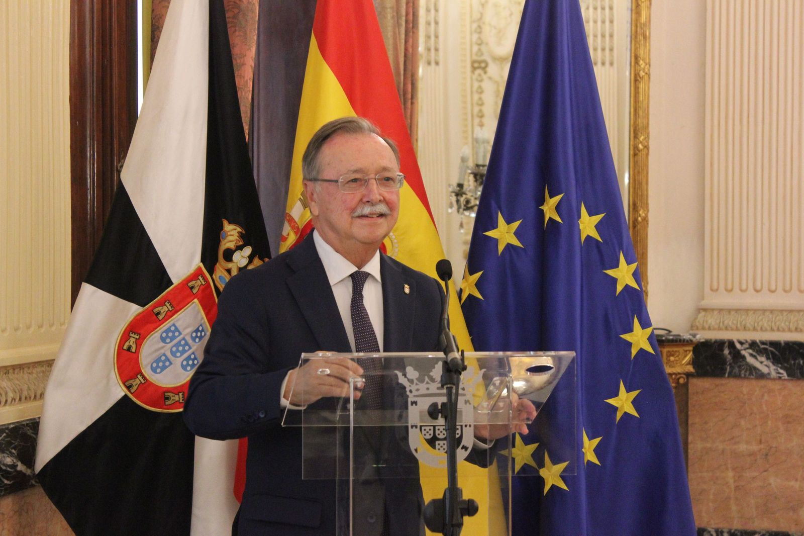 Recepción de Vivas en el Salón del Trono al IES Elisa y Luis Villamil. Recepción de Vivas en el Salón del Trono al IES Elisa y Luis Villamil.