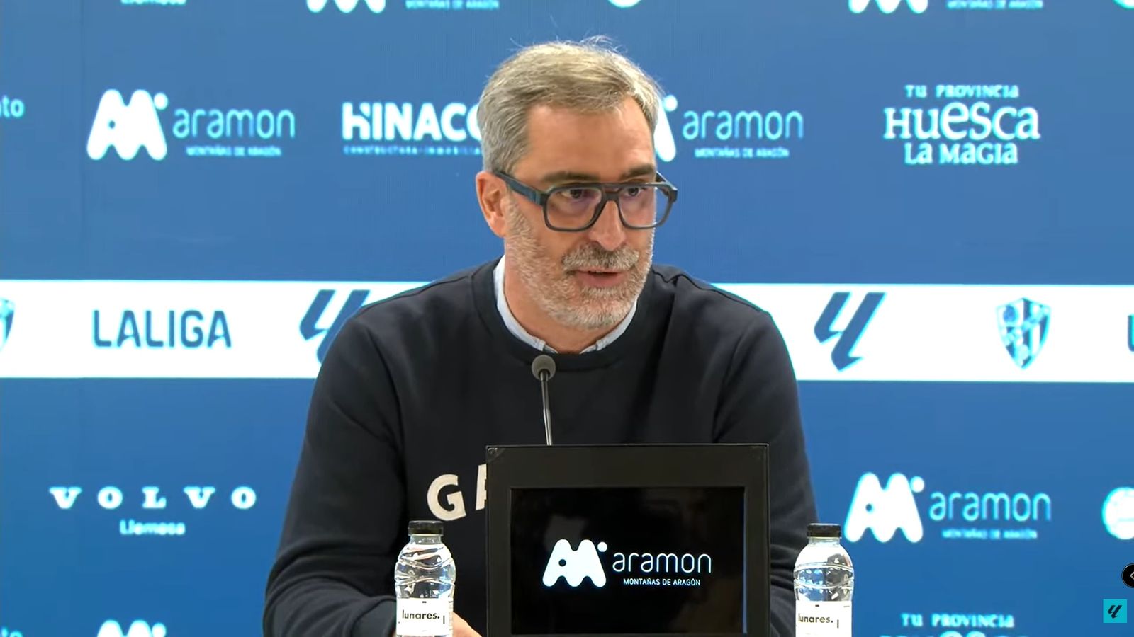 Jon Pérez “Bolo”, entrenador del Huesca, durante la rueda de prensa.