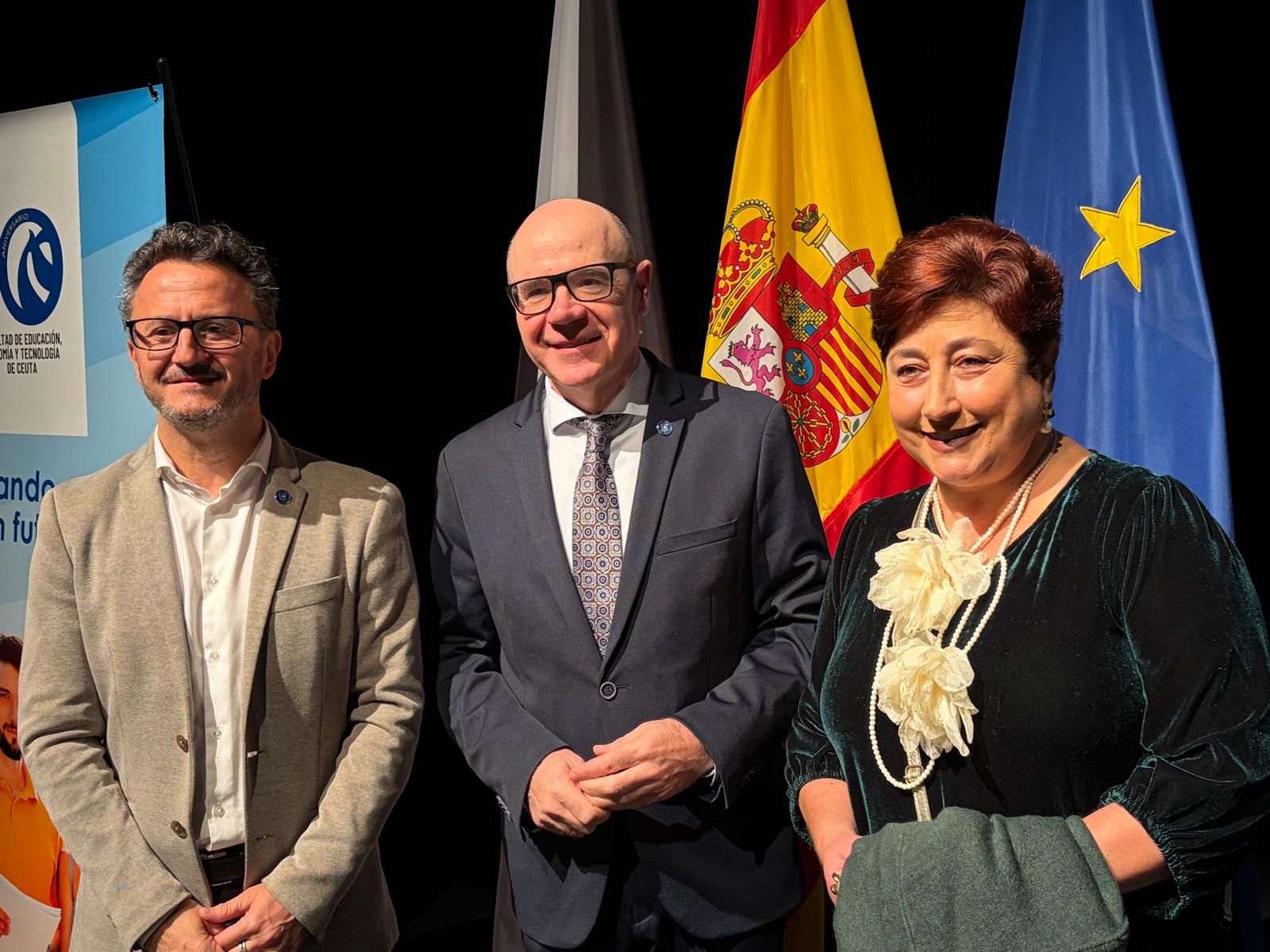 La Facultad de Educación celebra su 90 aniversario y el día de Santo Tomás de Aquino en el Revellín
