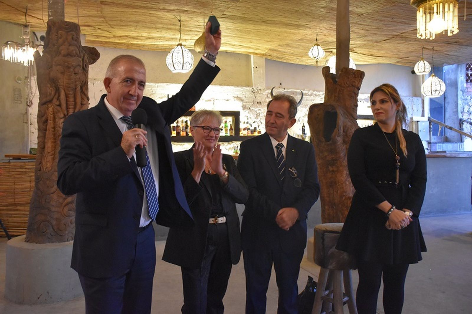 Tomás fue el último en recibir un reconocimiento / FOTO G.S. Tomás fue el último en recibir un reconocimiento / FOTO G.S.