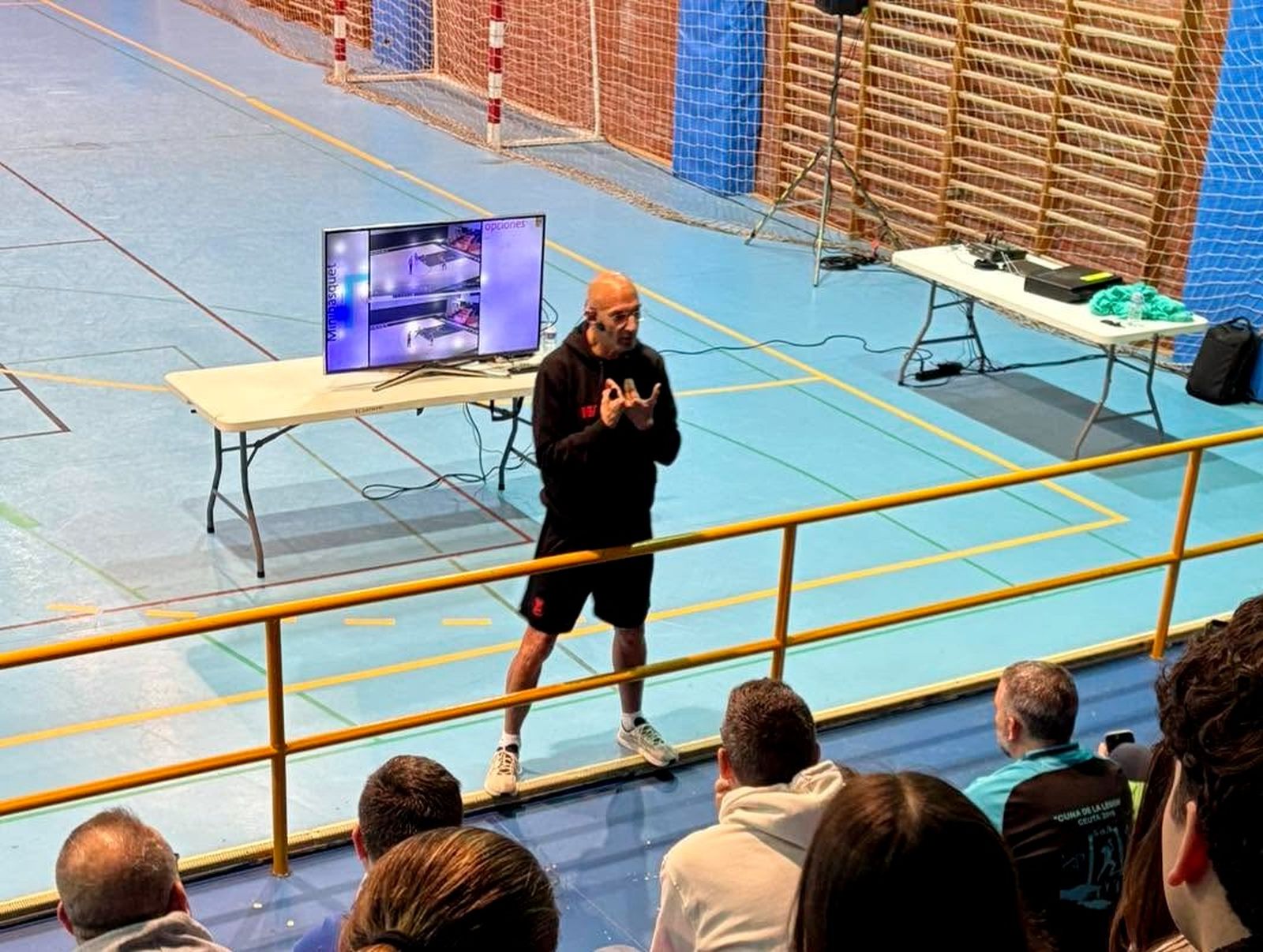 Toni Carrillo, prestigioso entrenador de Minibasket