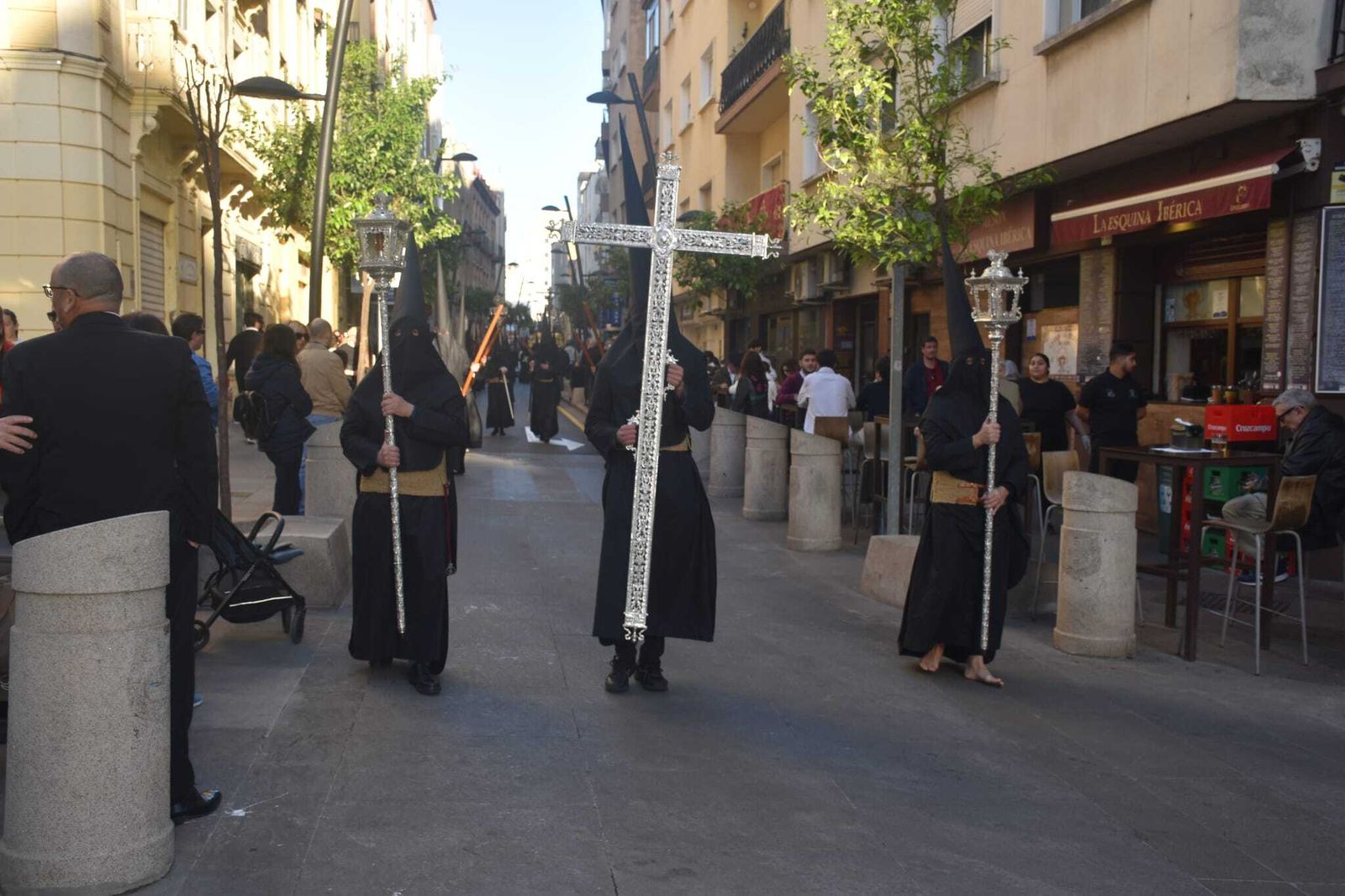 Saetas y emoción a raudales para la salida de la Buena Muerte