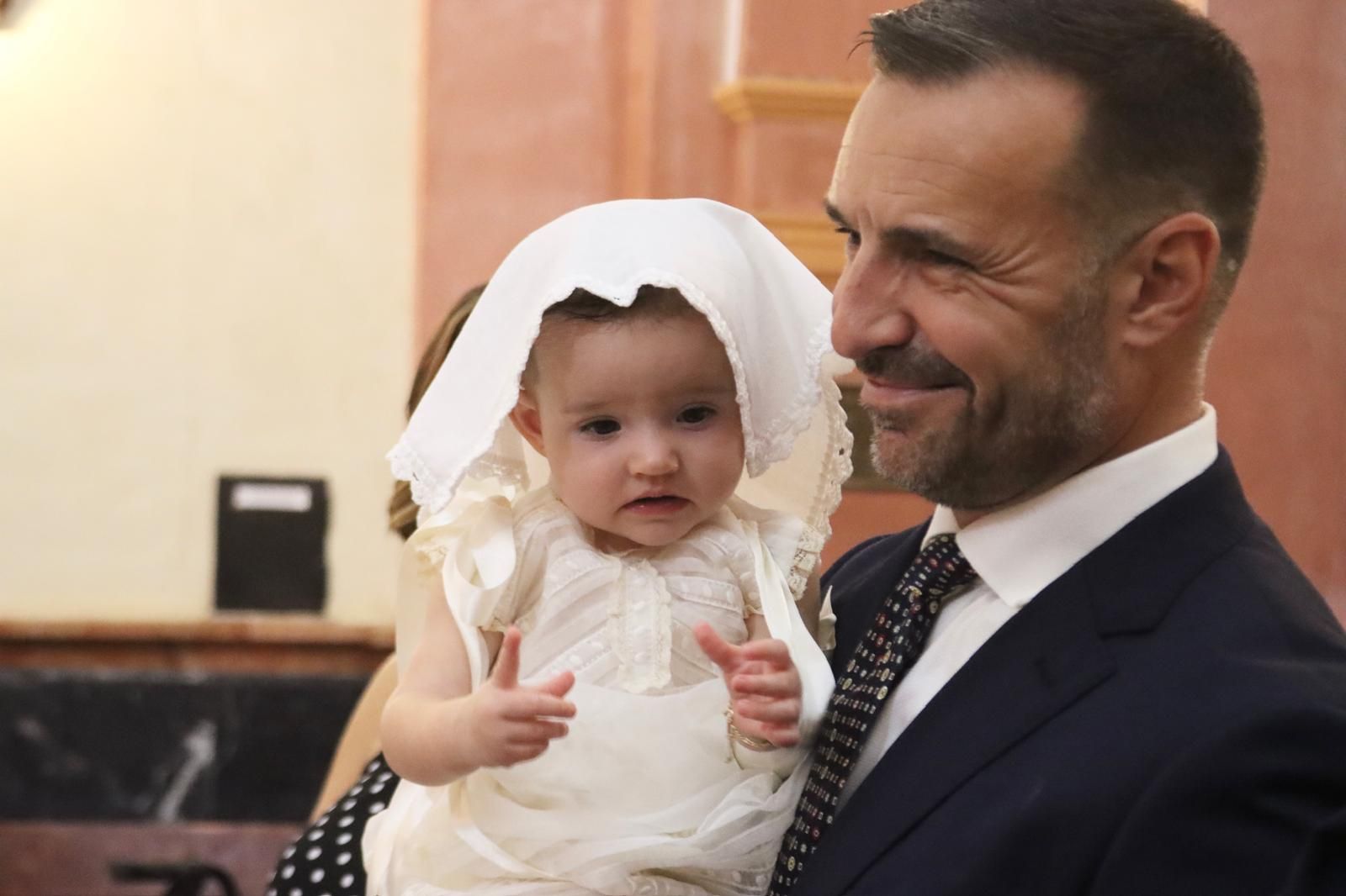 Fabián y Alba reciben el sacramento del bautismo