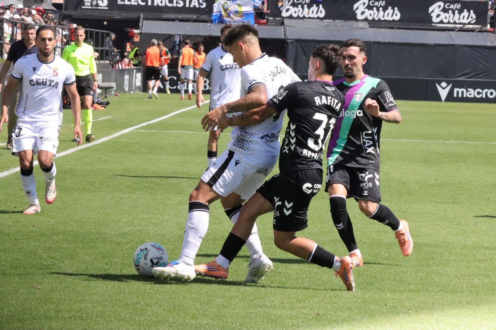 La AD Ceuta no puede con el Málaga