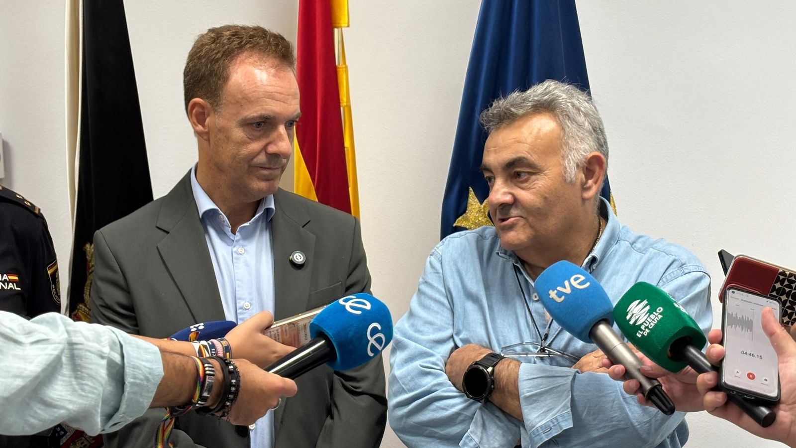 El delegado, David de la Encina (izqda.), y el presidente de FPAV, Francisco García Segado, tras la reunión