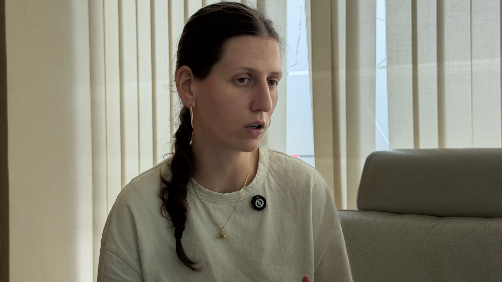 La coordinadora de No Name Kitchen en Ceuta, Francesca Fusaro, esta semana en la redacción de El Pueblo.