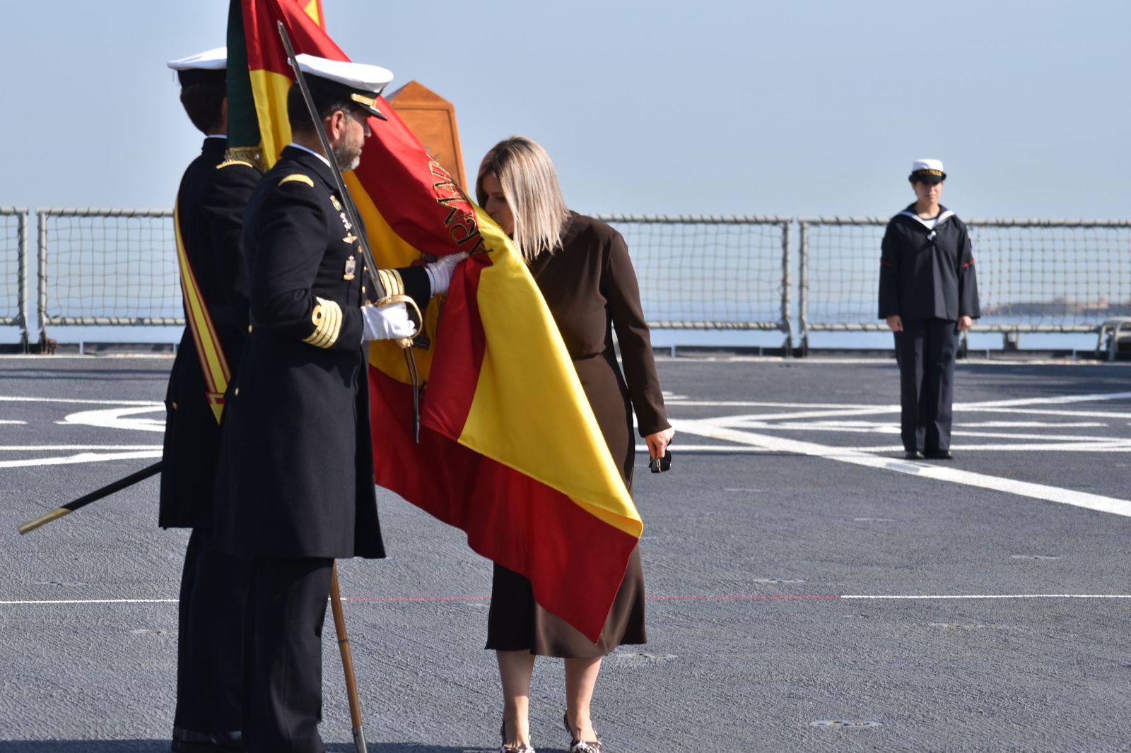 Emotiva jura de bandera a bordo del 'Castilla'