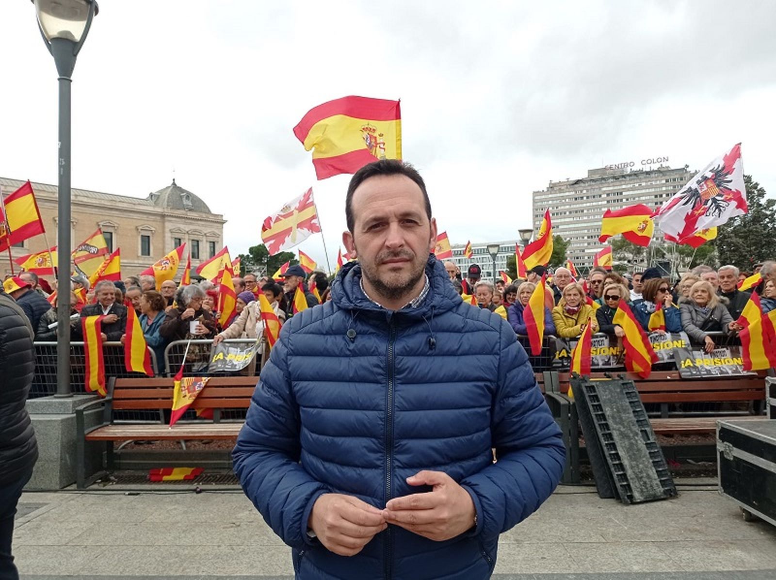 Redondo acudió este domingo a la concentración contra la amnistía en la Plaza de Colón de Madrid / FOTO CEDIDA Redondo acudió este domingo a la concentración contra la amnistía en la Plaza de Colón de Madrid / FOTO CEDIDA