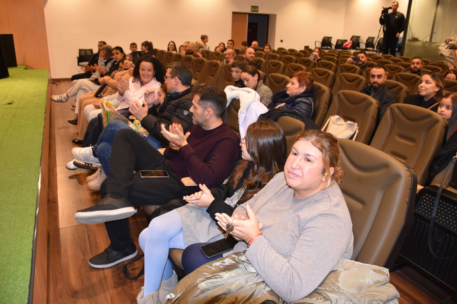 La entrega de premios de la FAMPA por la confección de tarjetas navideñas, en imágenes