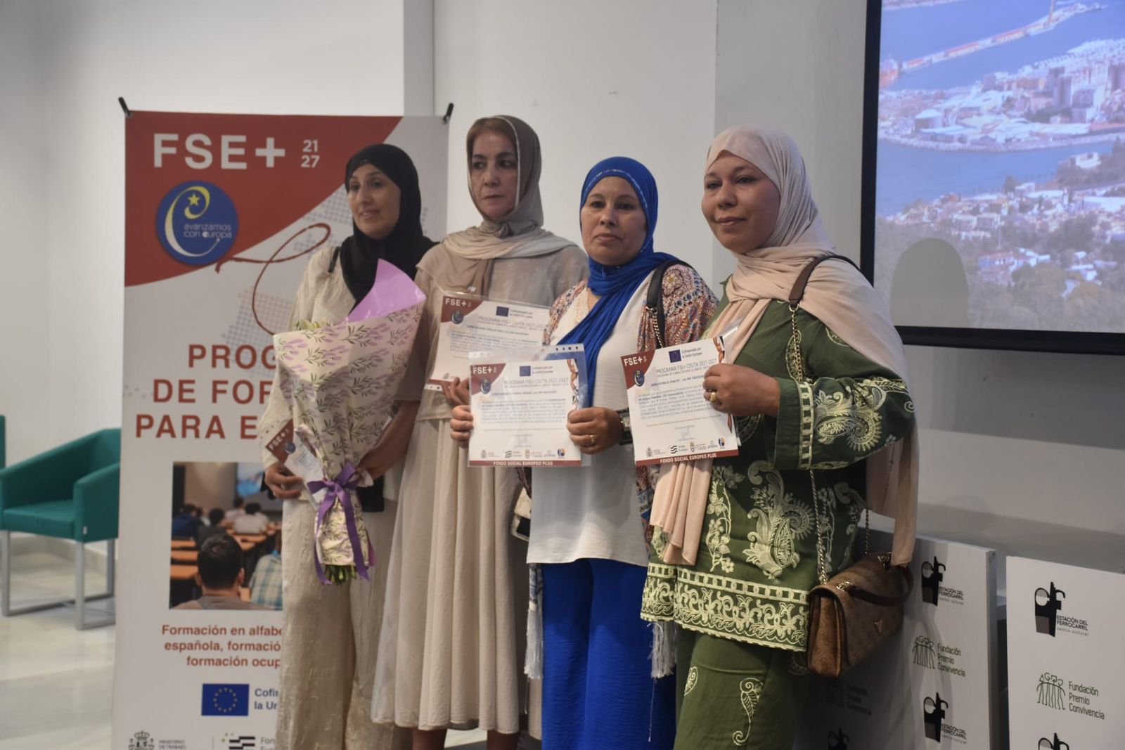 Más de medio año de esfuerzo tiene premio: los alumnos de los programas europeos reciben sus diplomas