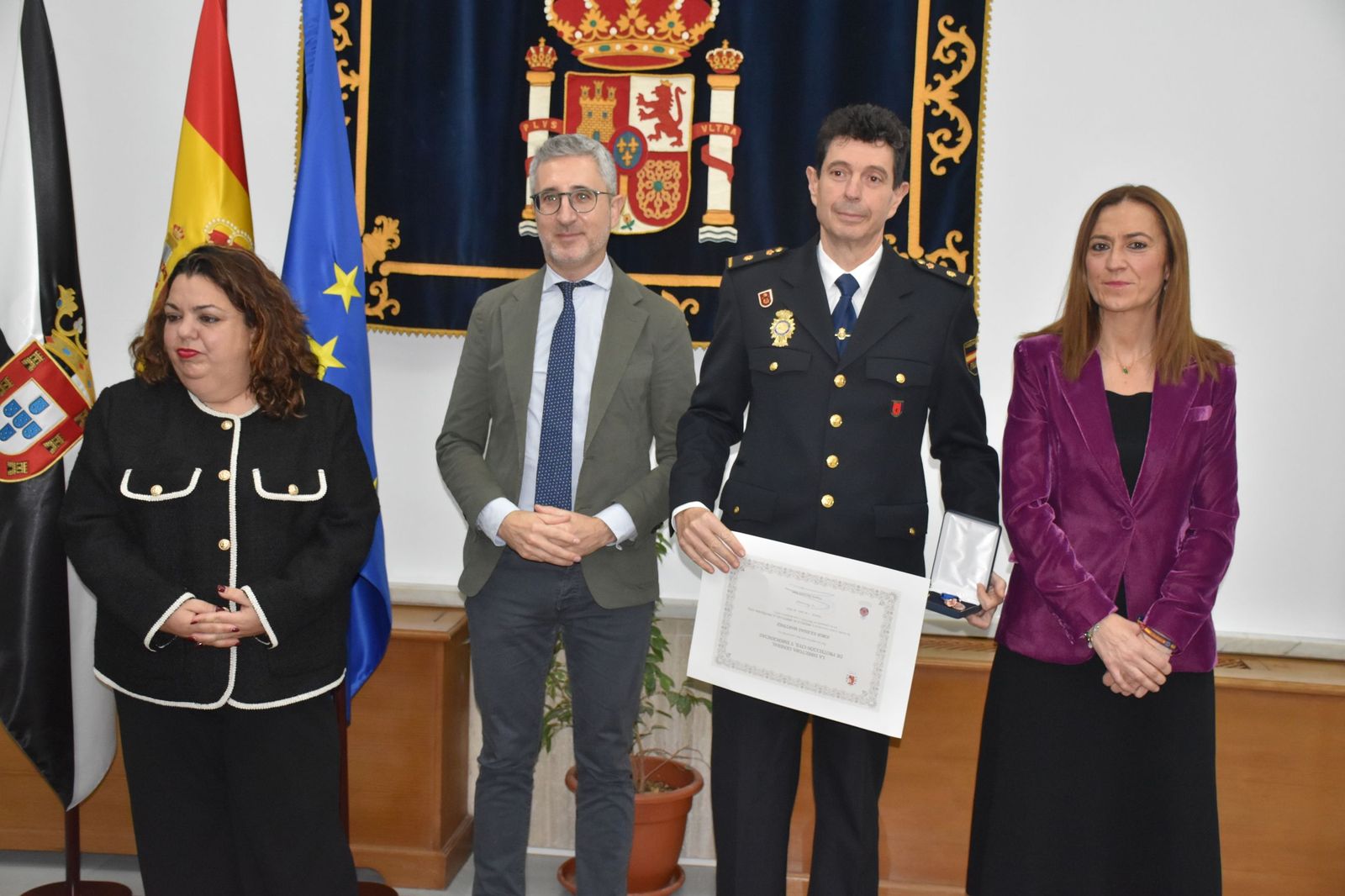 Protección Civil rreconoce el éxito de la OPE con la entrega de sus Medallas