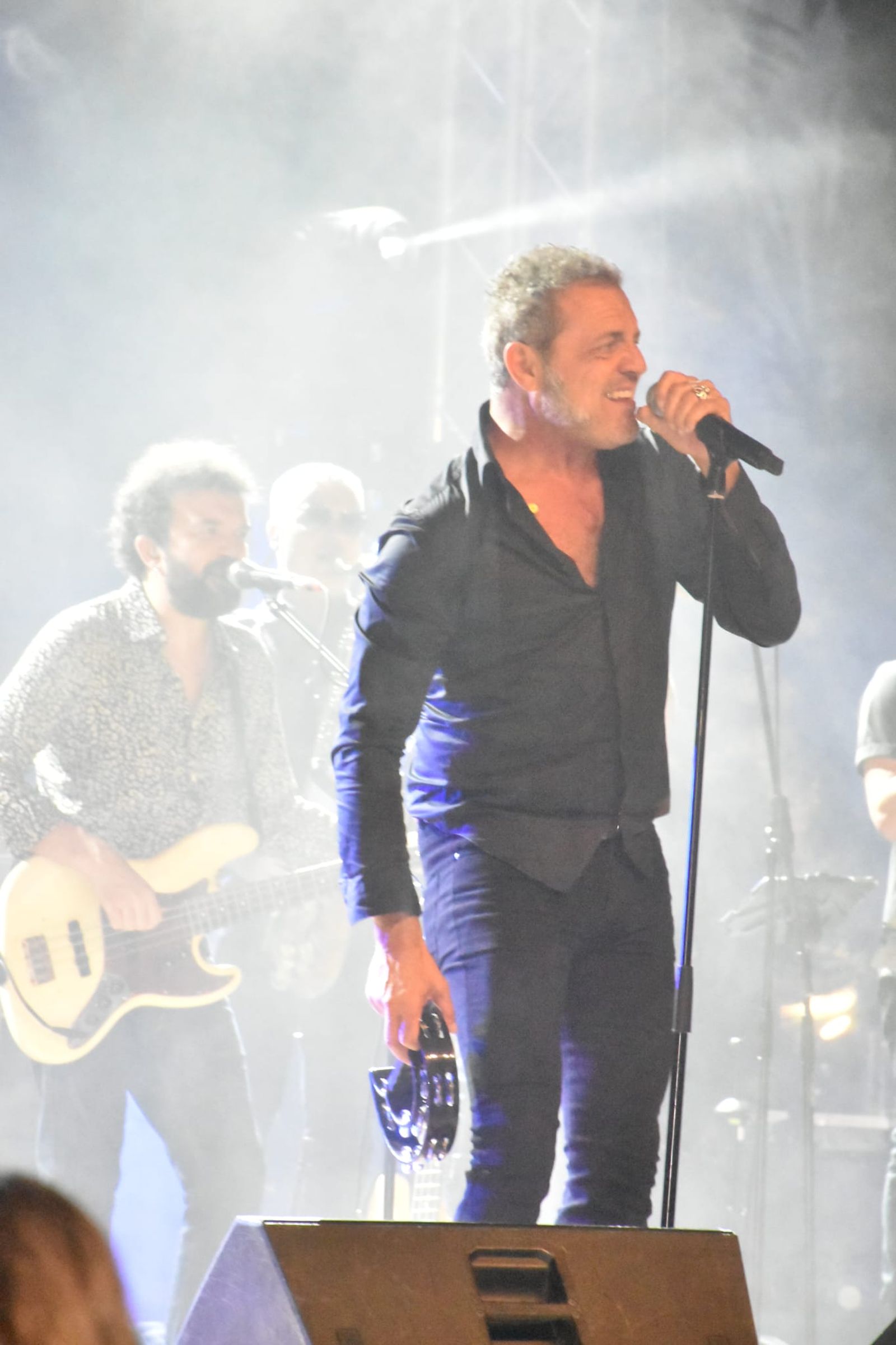 M-Clan convierte Ceuta en un enorme escenario de rock con una noche para el recuerdo