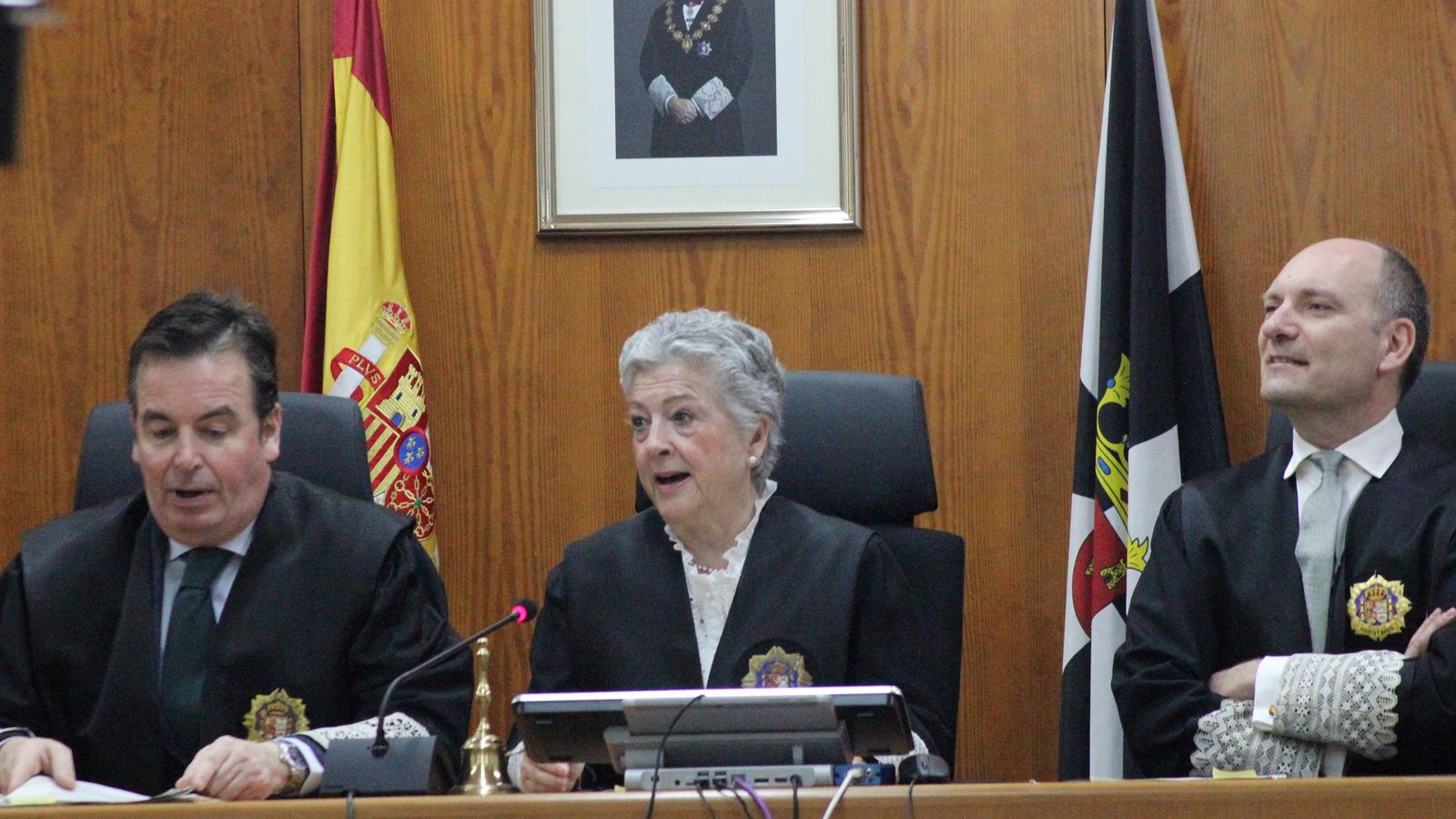 El tribunal de la Sección VI este martes: los magistrados Luis de Diego Alegre, Rosa de Castro y Emilio Martín.