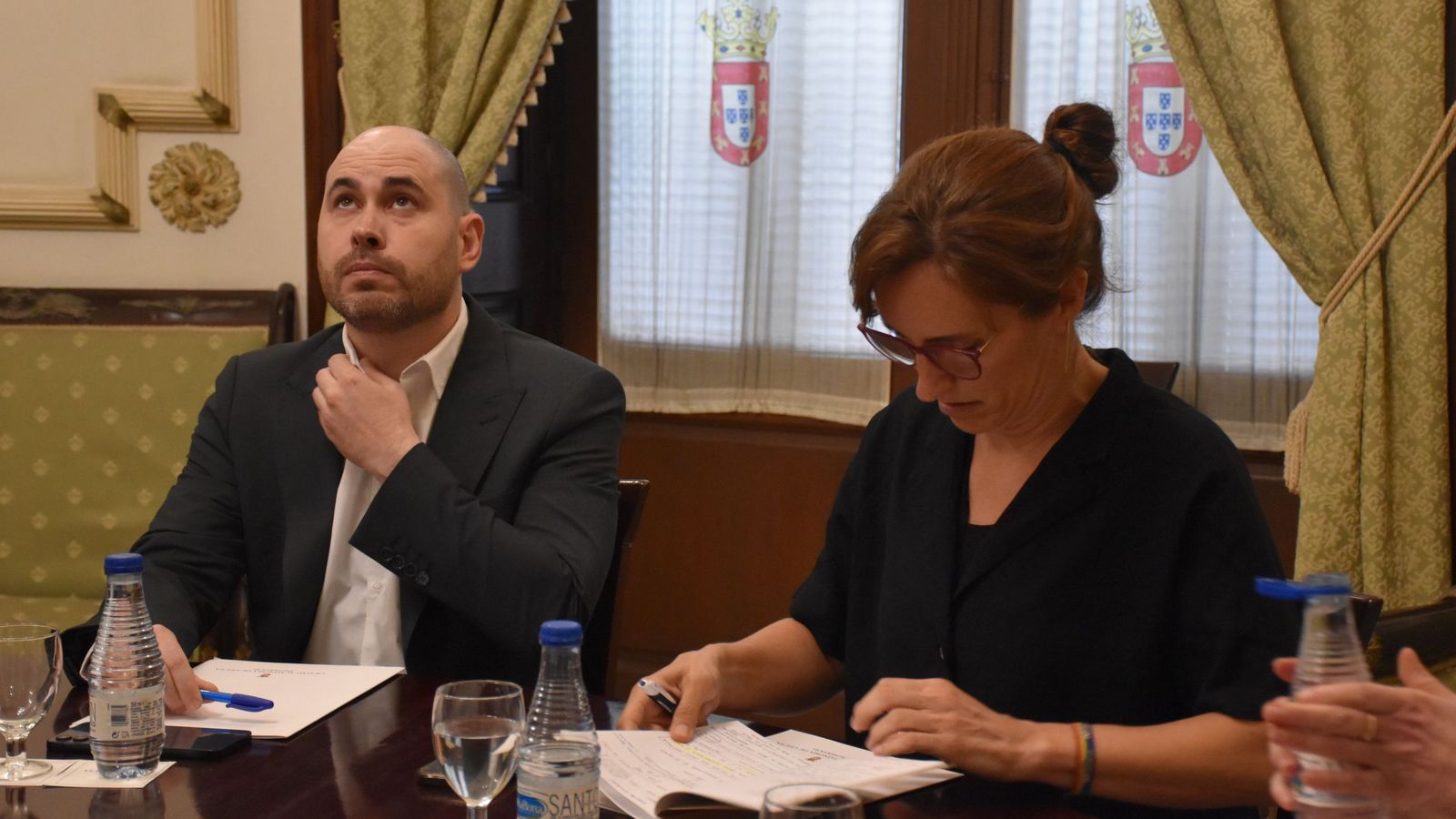La ministra de Sanidad, Mónica García, junto al delegado del Gobierno, Miguel Ángel Pérez Triano