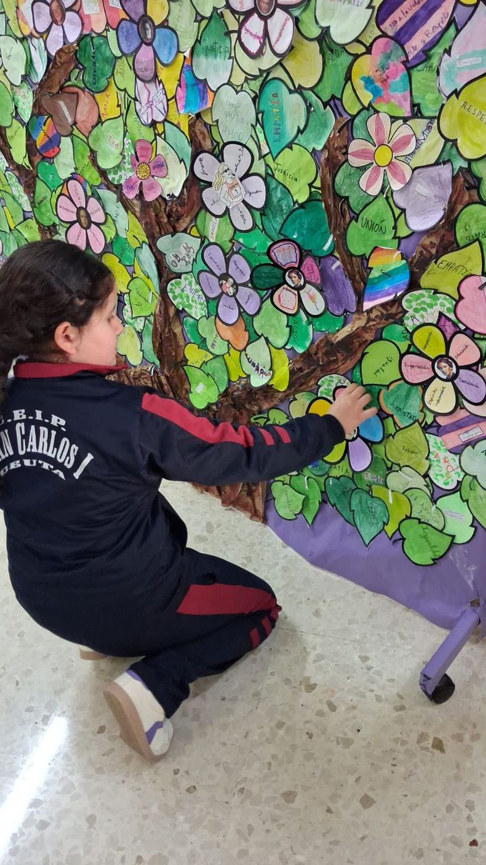 El 'Rey Juan Carlos I' corre por la igualdad