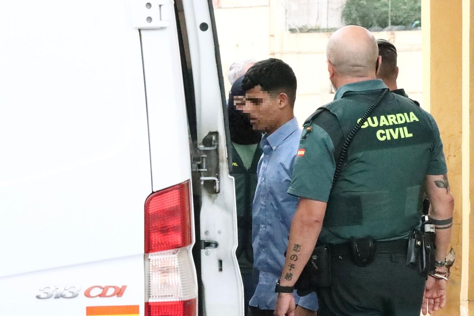 FOTOGALERÍA | Agentes de la Guardia Civil actúan contra el tráfico de migrantes en varios puntos de Ceuta