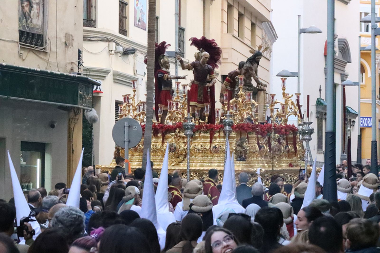La Flagelación completa un espléndido Miércoles Santo de devoción y Caridad. / FOTO REDUAN