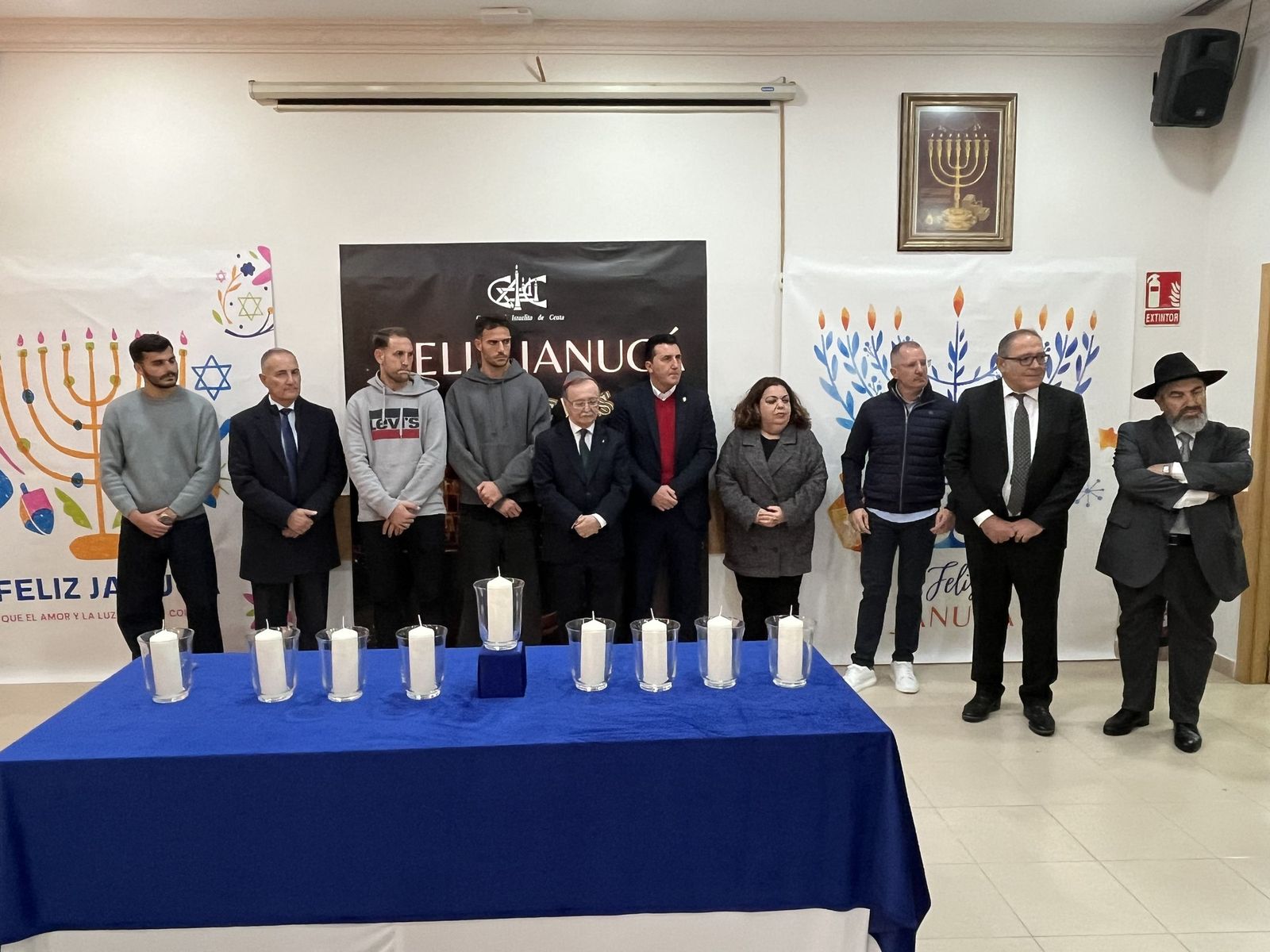 El alumbrado especial anuncia el inicio de la fiesta de las luces judía