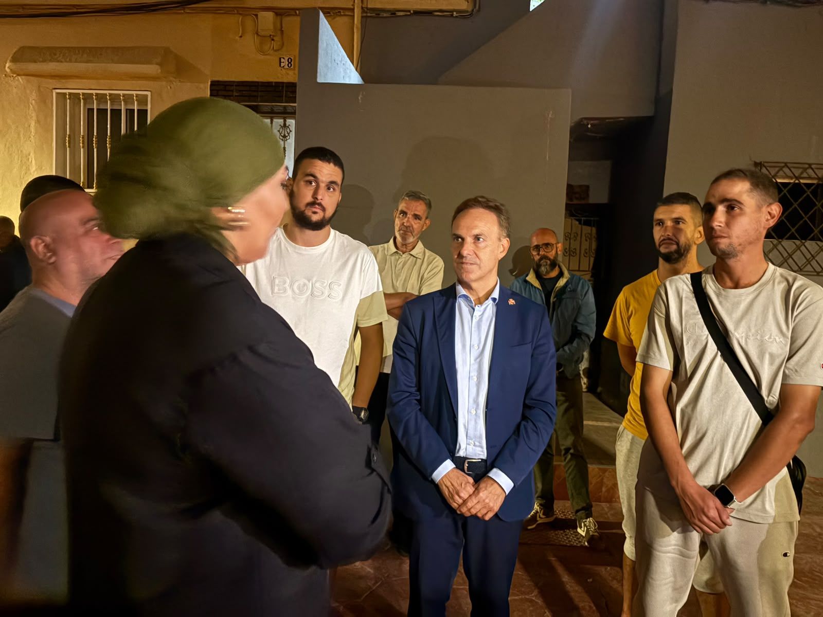Ceuta no se rinde: Unos 200 ciudadanos vuelven a alzar la voz contra el Gobierno por la invasión