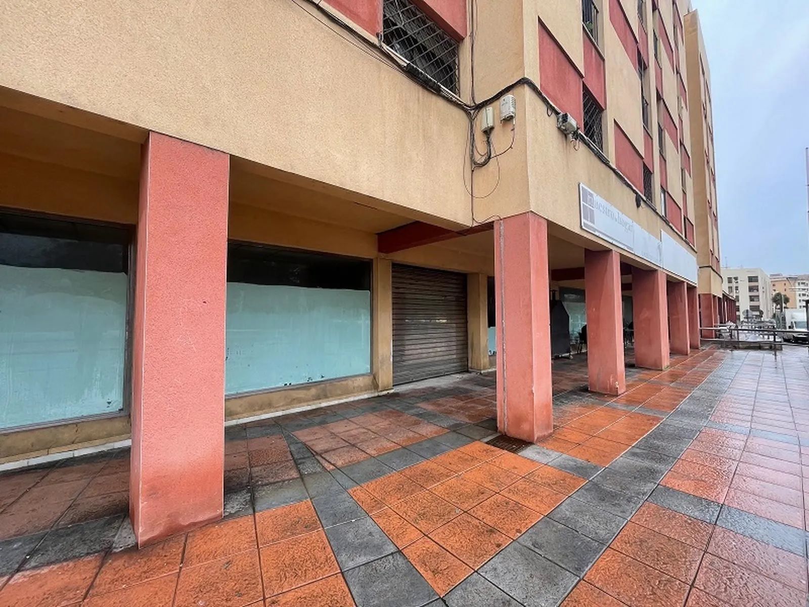 Defensa y el SEPE ultiman un acuerdo para la compra del local de Puertas del Campo