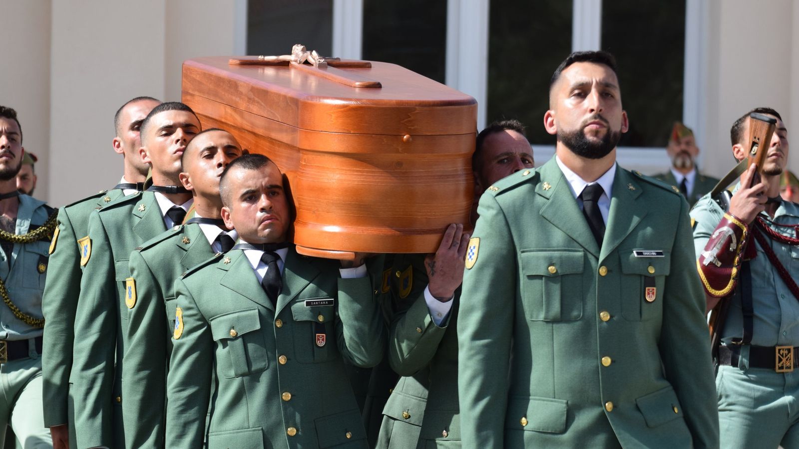 García Aldave dio su último adiós al Caballero Legionario Kevin Parra Mejías