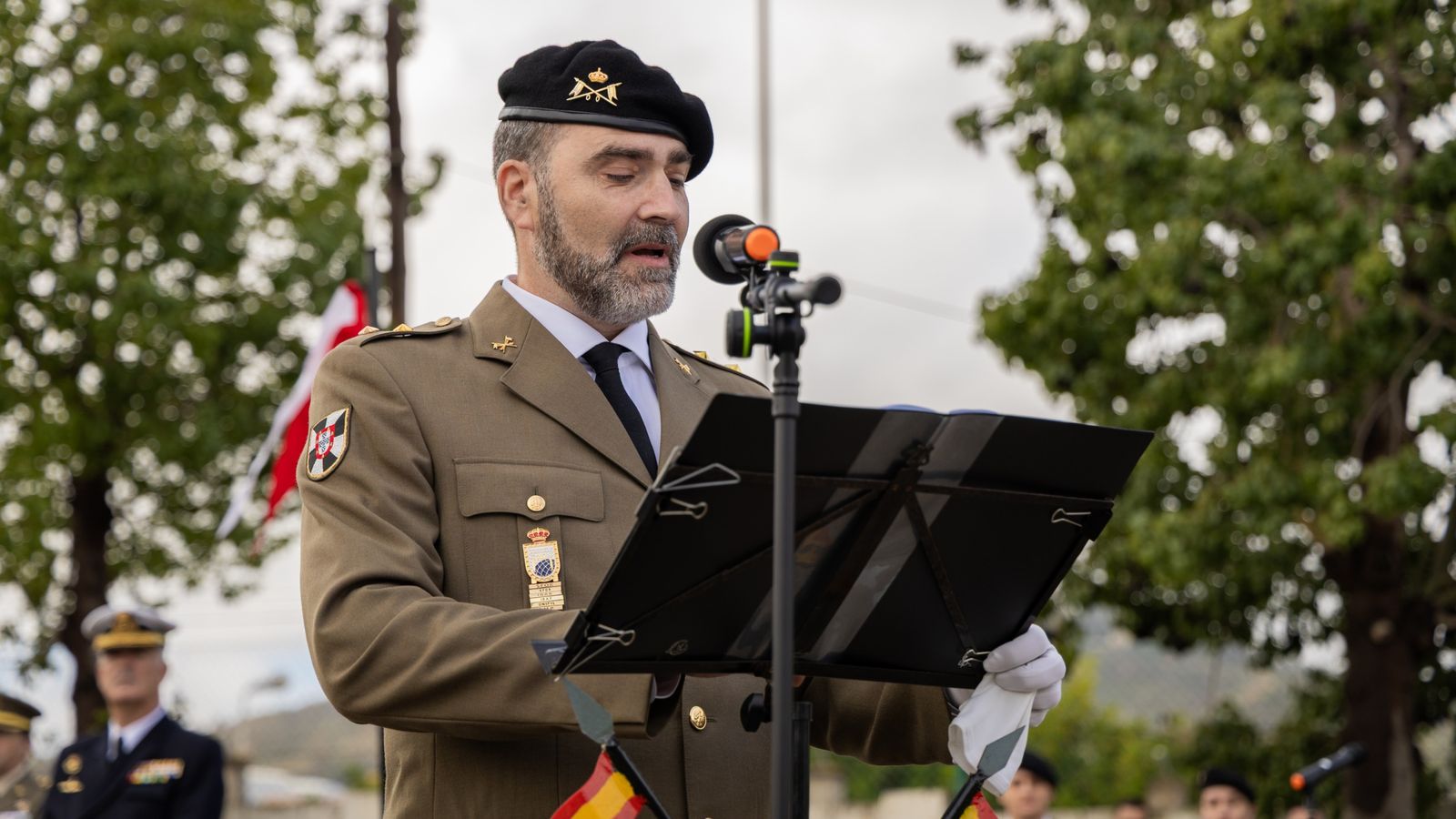 Actos de relevo de los jefes de tres regimientos de la Comandancia General de Ceuta