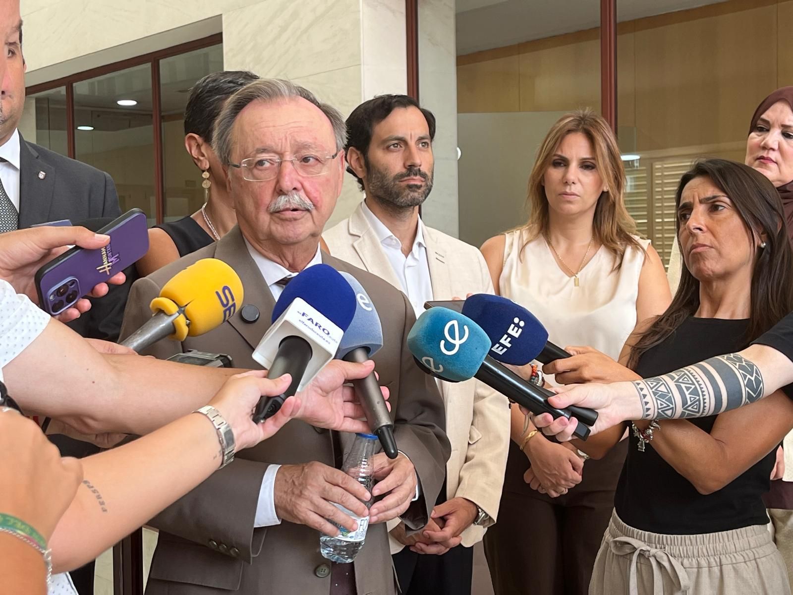 Vivas reclama un plan estatal para recuperar Ceuta y expulsar a quienes entraron en la avalancha
