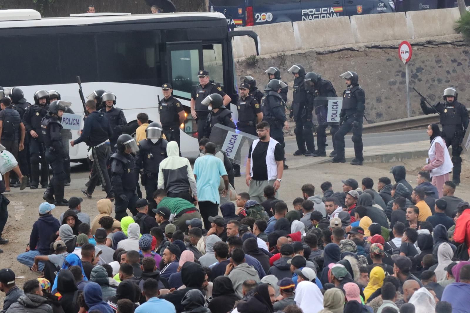 El Gobierno de Sánchez lleva 70 días sin “devolver” migrantes: las expulsiones se limitan a condenados por delitos