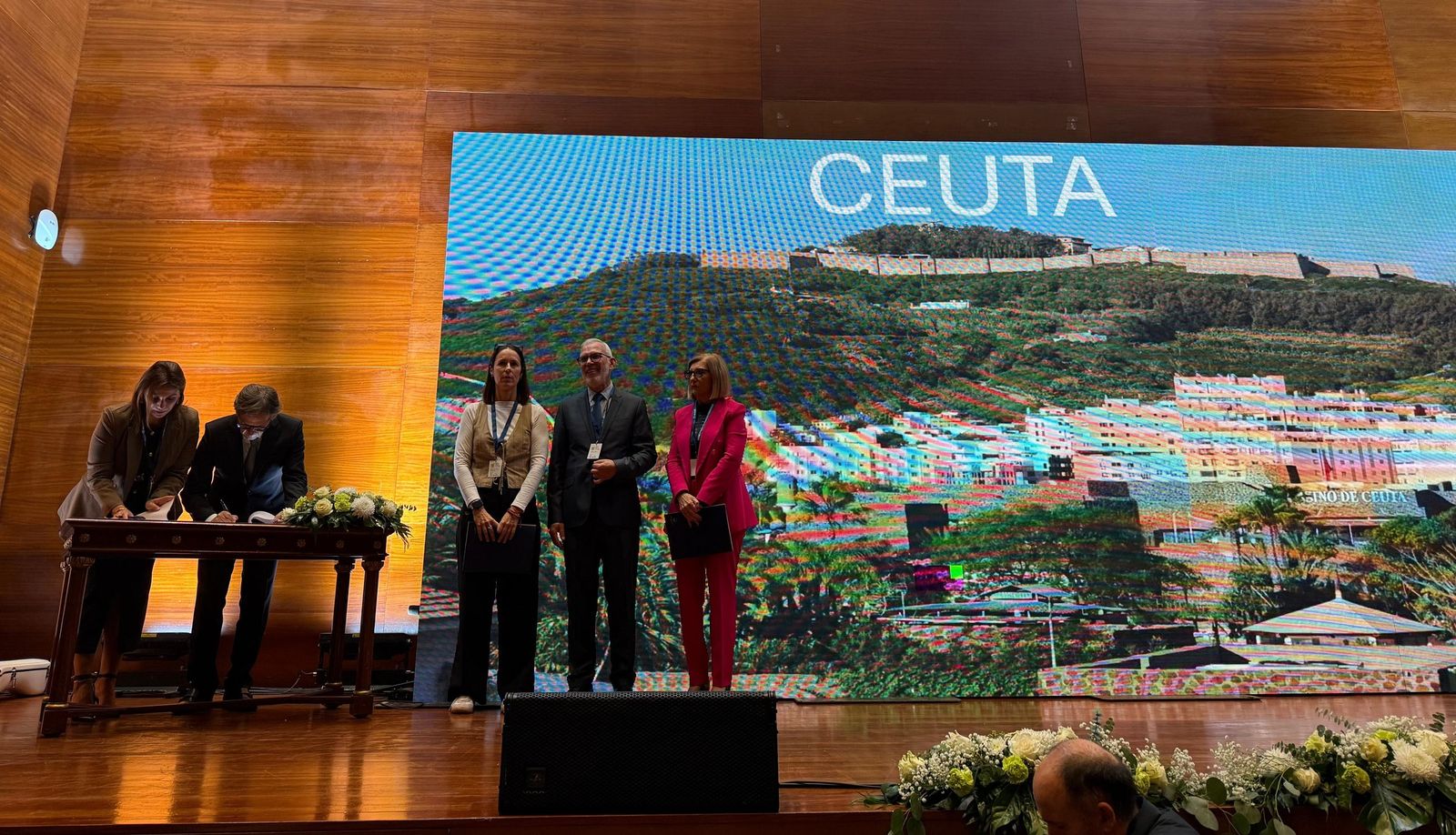 Las ciudades firmantes reconocen que la salud mental es un determinante fundamental de la salud pública, la cohesión social, y el desarrollo sostenible Las ciudades firmantes reconocen que la salud mental es un determinante fundamental de la salud pública, la cohesión social, y el desarrollo sostenible