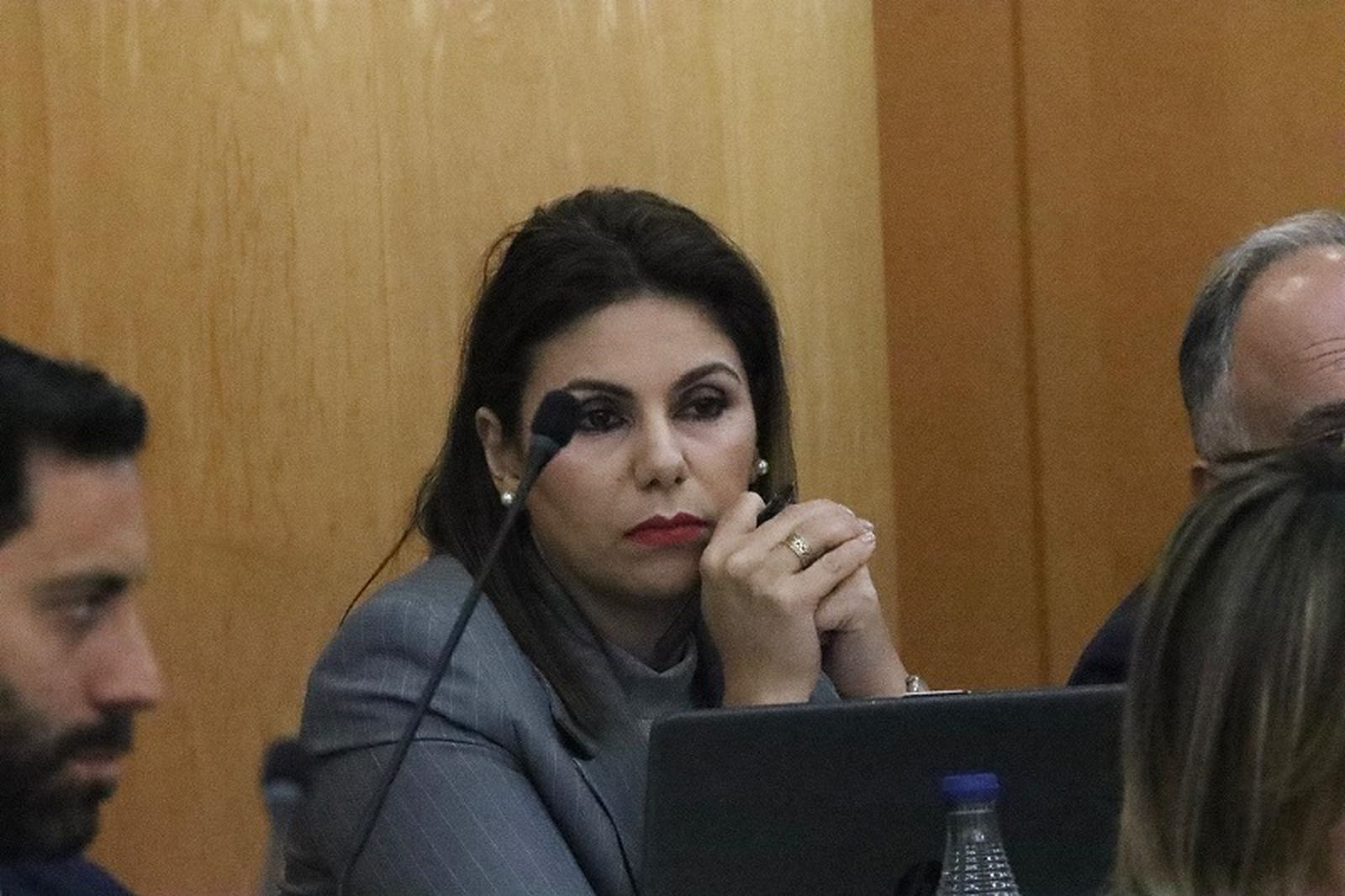 La consejera de Sanidad, Nabila Benzina, este jueves durante el pleno resolutivo. / FOTO REDUAN