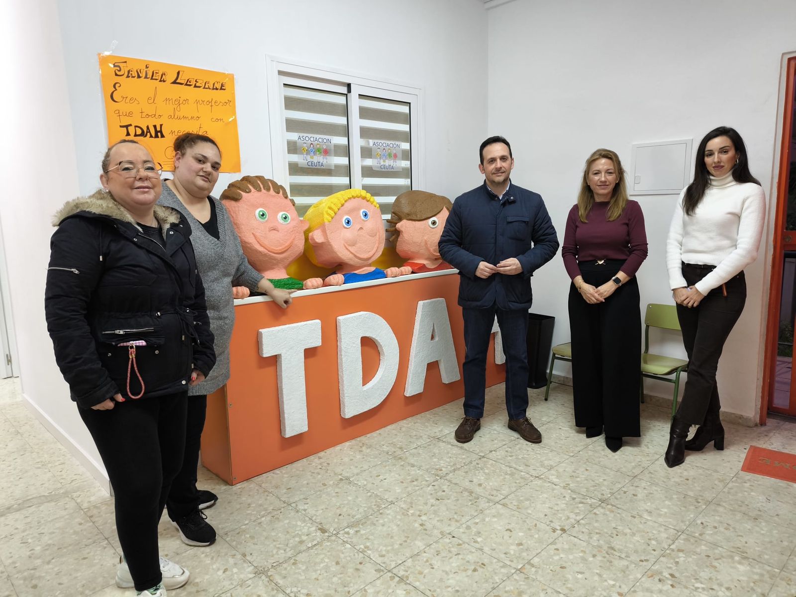 Imagen de las personas de Vox y la asociación TDAH que acudieron a la reunión