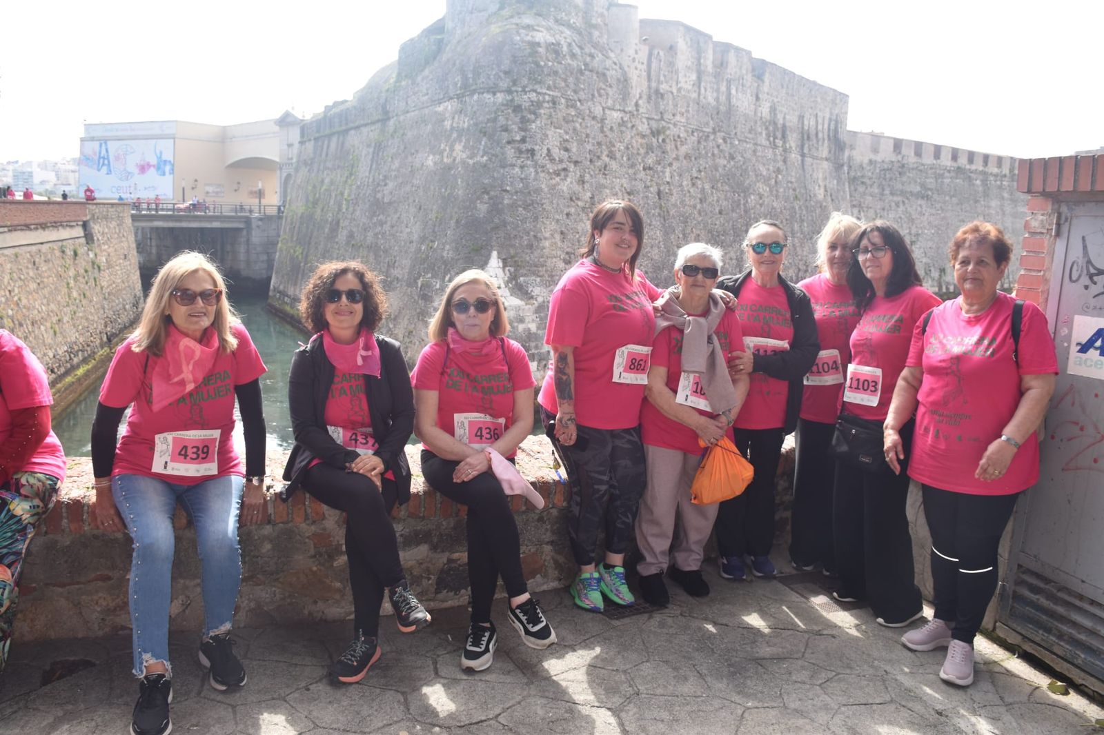 Ceuta se viste de rosa para abrazarse a la vida