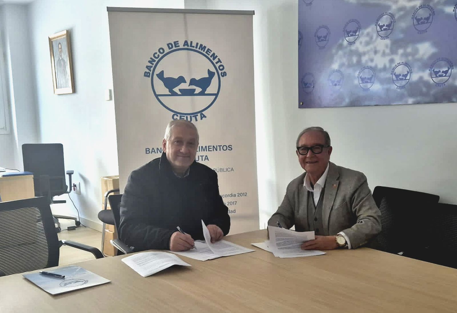 Zanetti y Mariscal durante la firma del convenio.