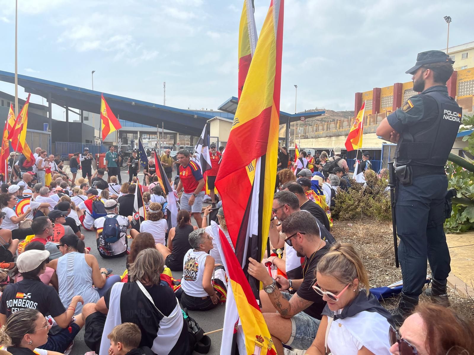 Ceuta vuelve a echarse a las calles para recordar que "Un caballa nunca se rinde"